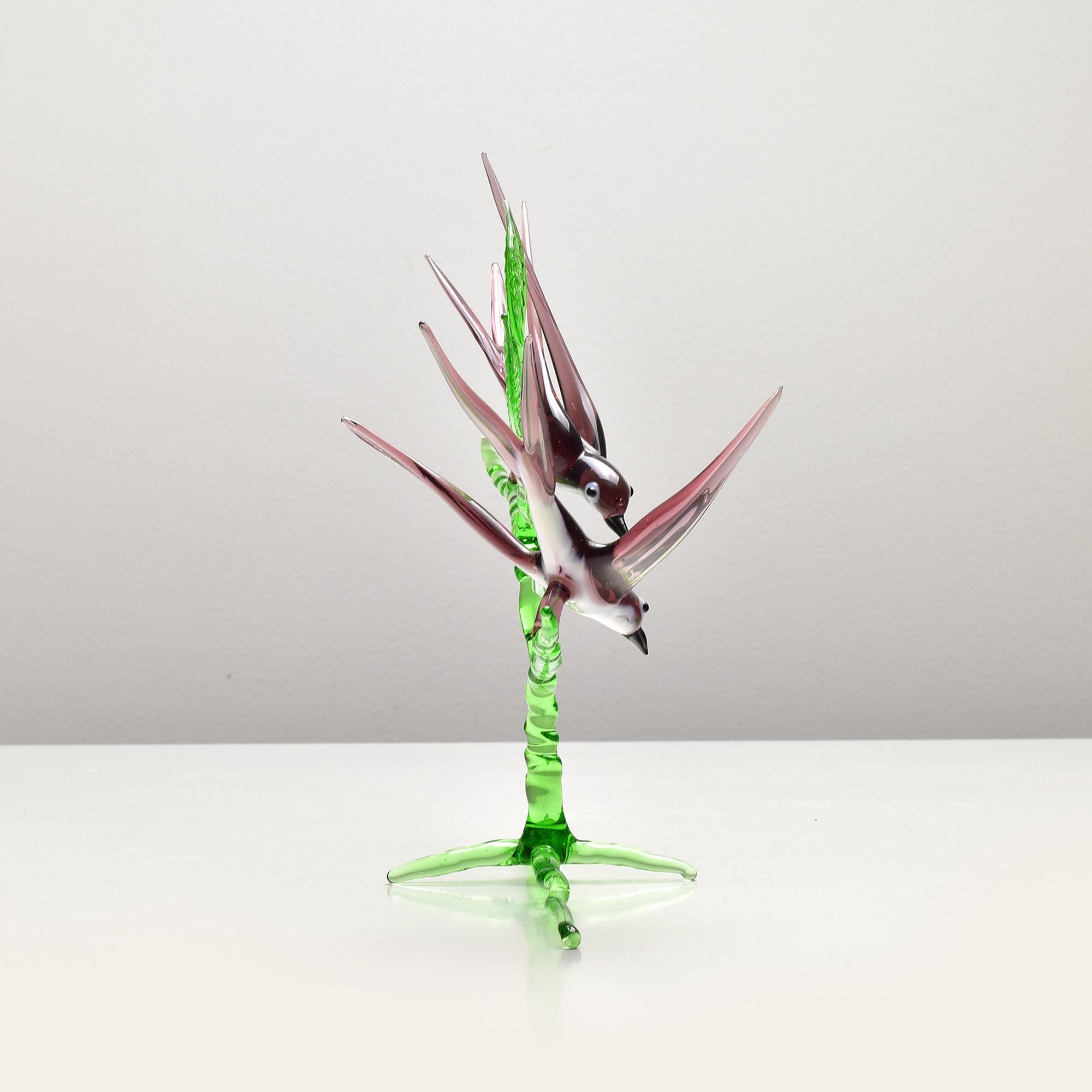 Verre Delicate Mid Century Murano Art Glass Figurine Sculpture Swallows on a Branch en vente