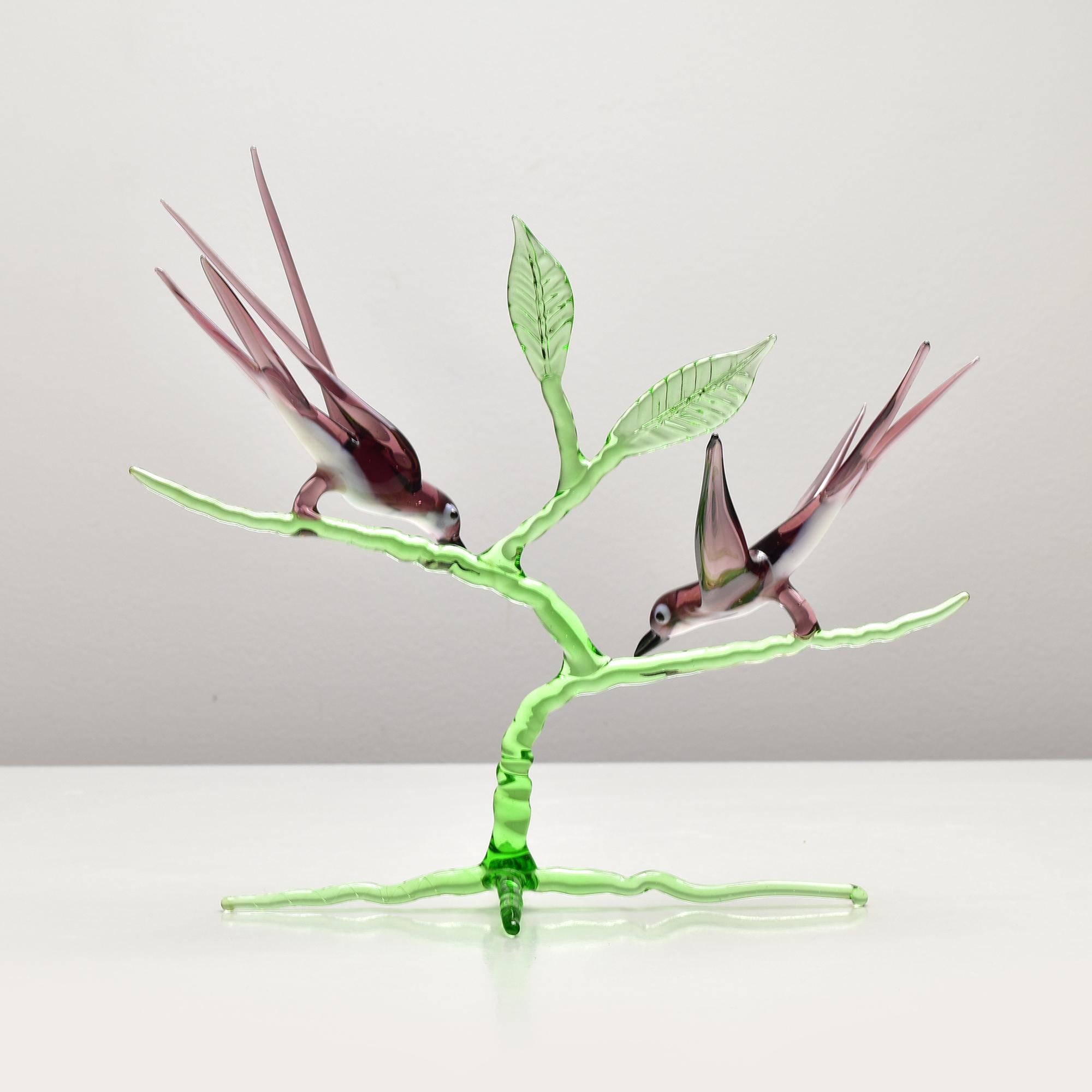 Delicate Mid Century Murano Art Glass Figurine Sculpture Swallows on a Branch en vente 1