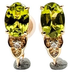 Zarte Peridot & Diamant Ohrringe mit Schraubverschluss aus 9k Gelbgold