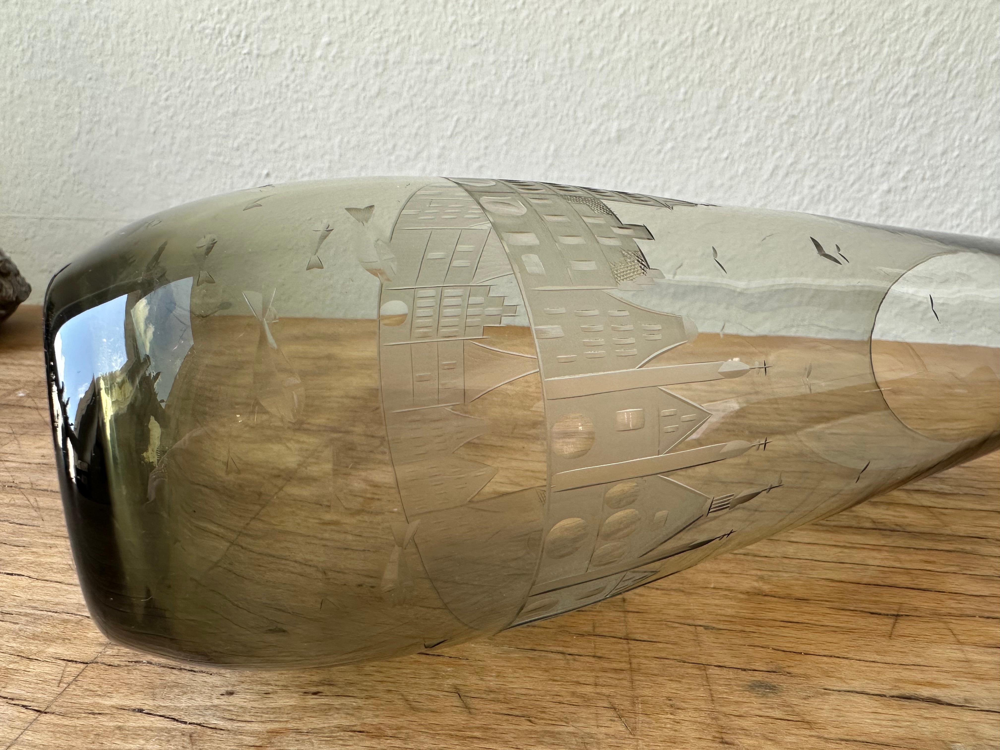 Delicate Smoky Grey Glass Vase by Carl Rotter, Lübeck Skyline Engraving For Sale 7