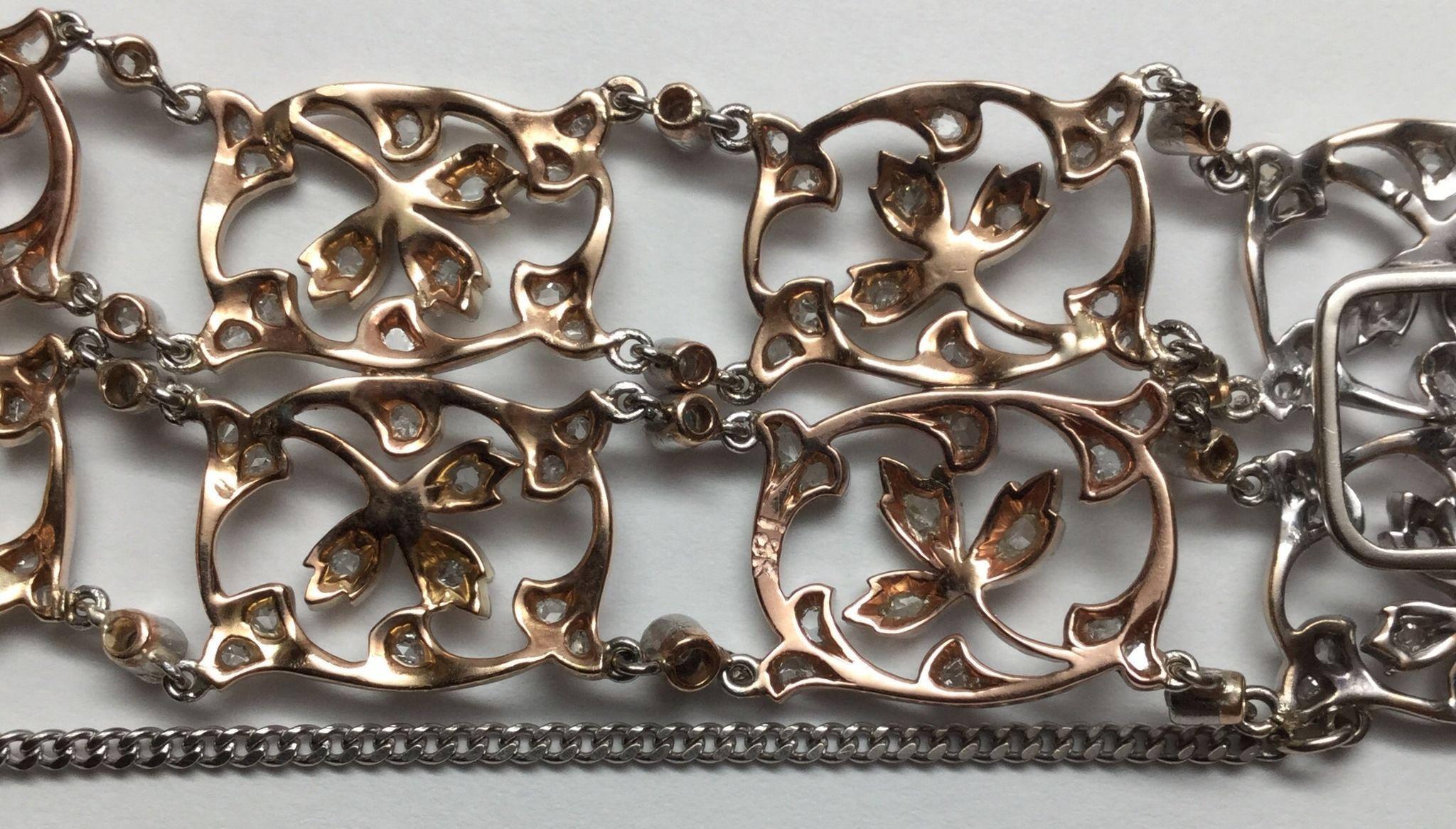 Delicate Victorian Antique Design Platinum 18 Karat Gold Diamond Bracelet Floral In Excellent Condition In Washington Depot, CT