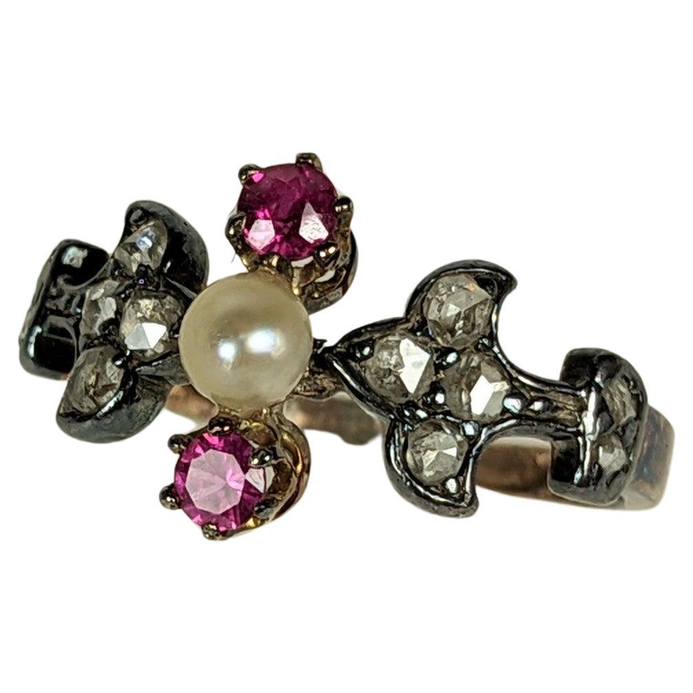 Delicato anello vittoriano Fleur de Lis in vendita