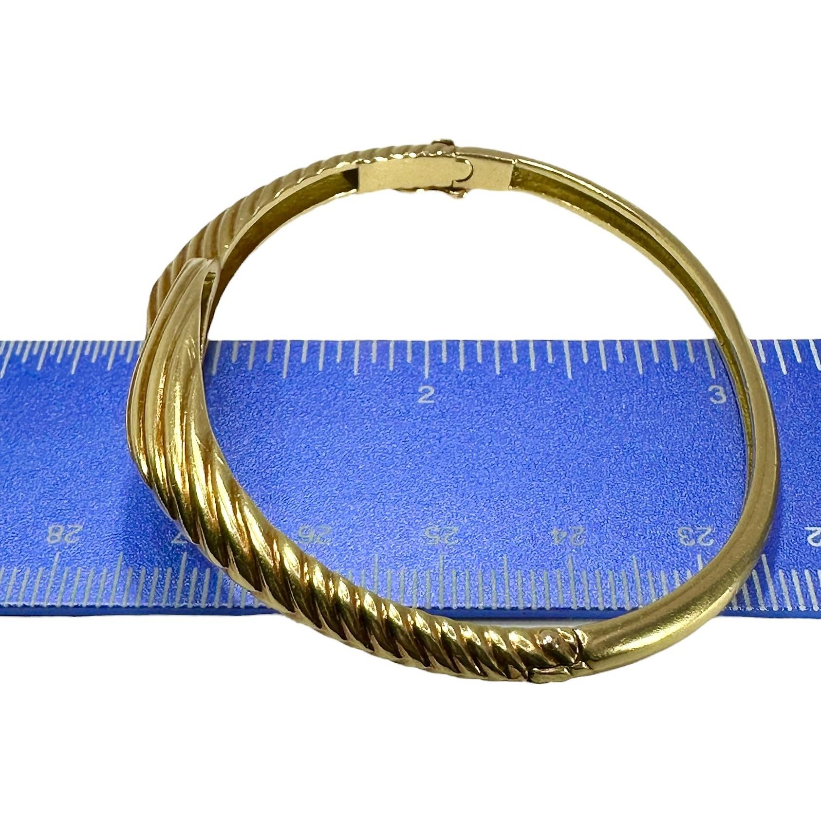 Delicate Vintage French Mid-20th Century 18k Gold and Diamond Bangle Bracelet 2