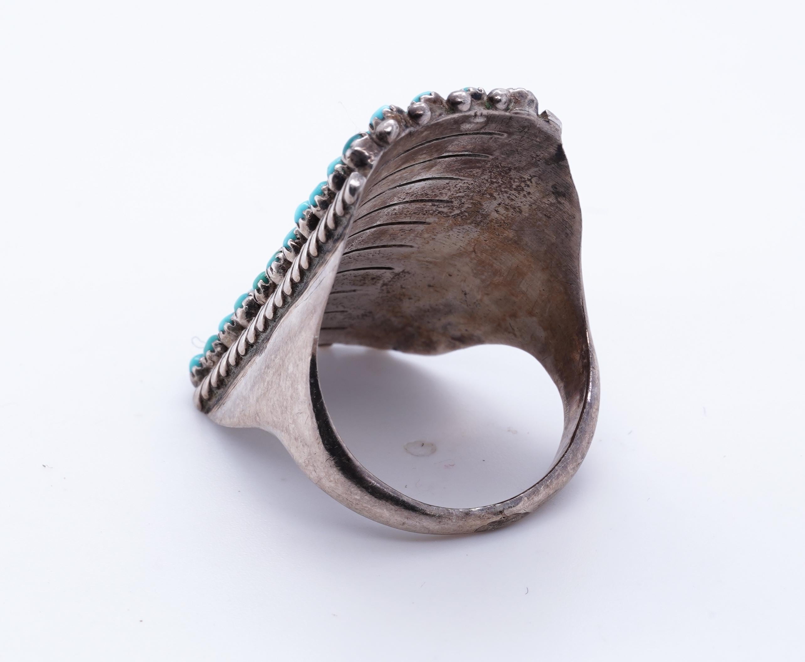 Zarter, Vintage Navajo Sterling mit blauem Türkis Ring, Indigene Kunst (Nord-/Südamerika) im Zustand „Gut“ in Bozeman, MT