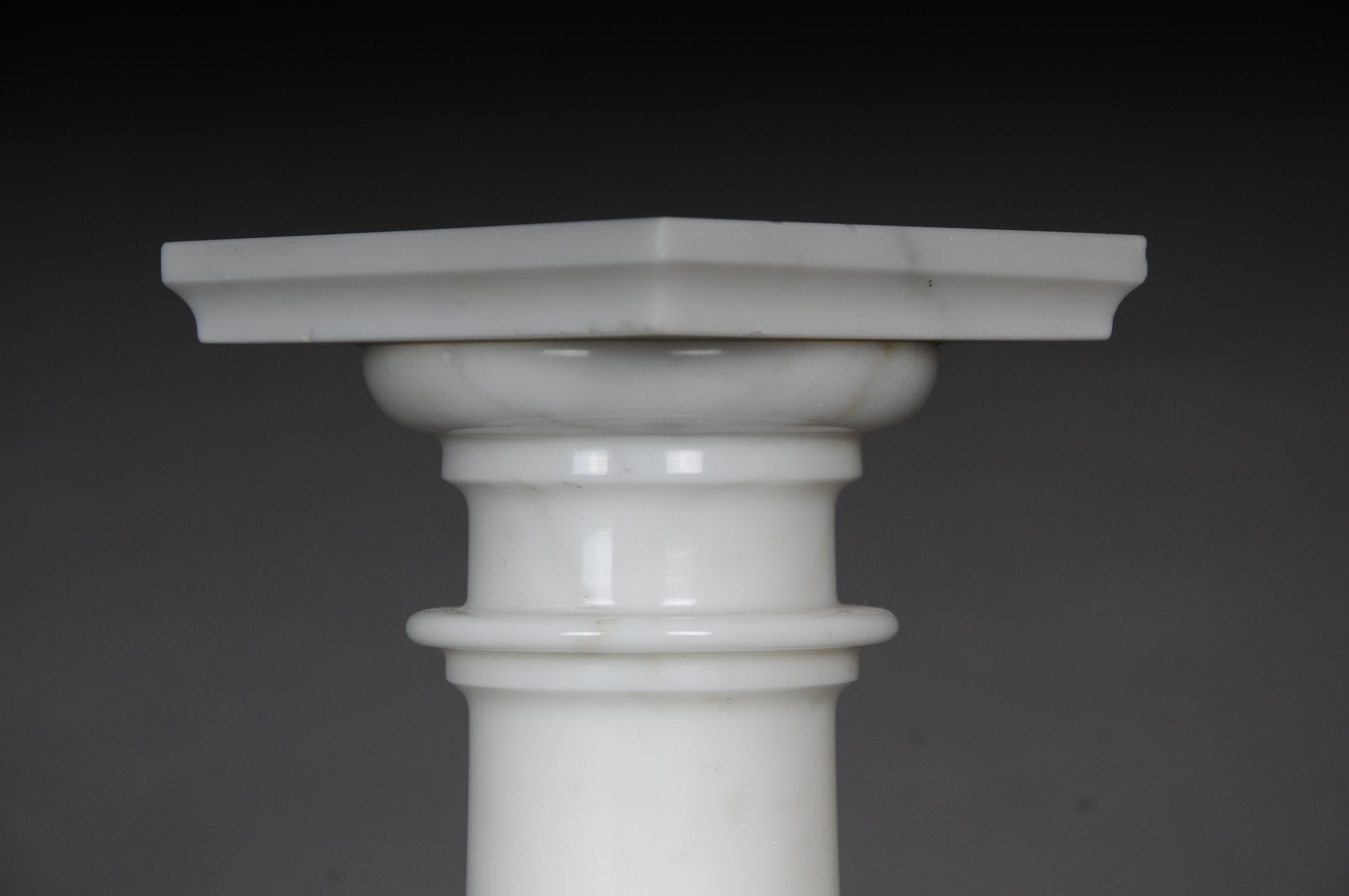 Delicate White Marble Column, 20th Century In Good Condition In Berlin, DE