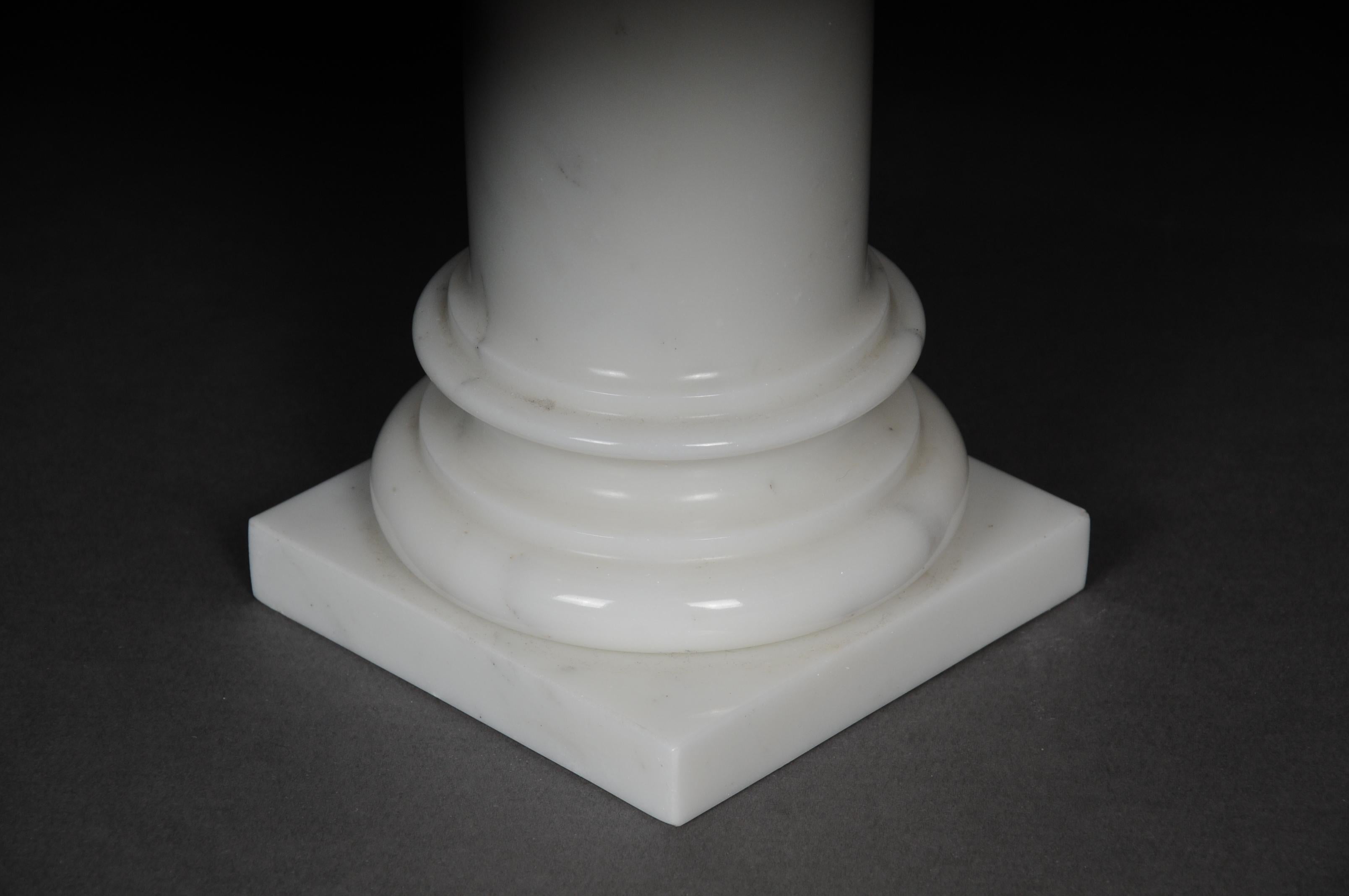 Delicate White Marble Column, 20th Century For Sale 1