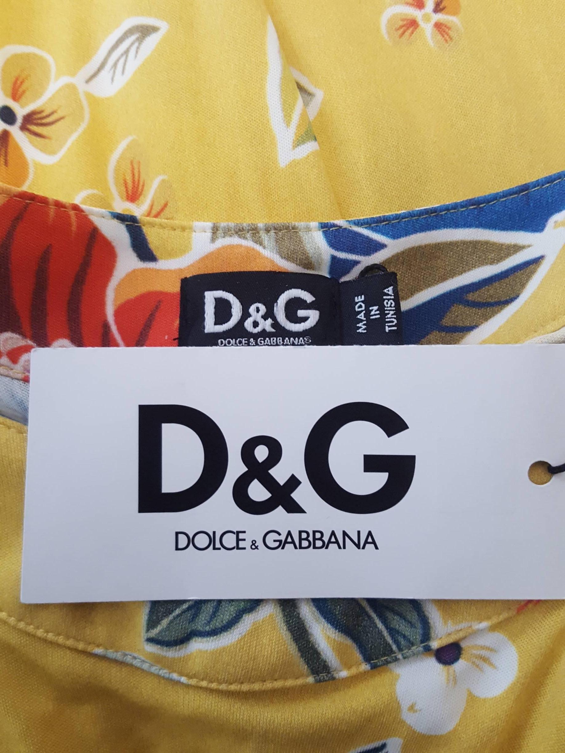 D&G Dolce & Gabbana Yellow Floral Empire Waist Dress with Gold Tone Leather Belt In New Condition For Sale In Palm Beach, FL