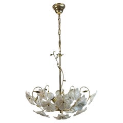 Delizioso lampadario vintage di Murano con fiori in vetro bianco, anni '70