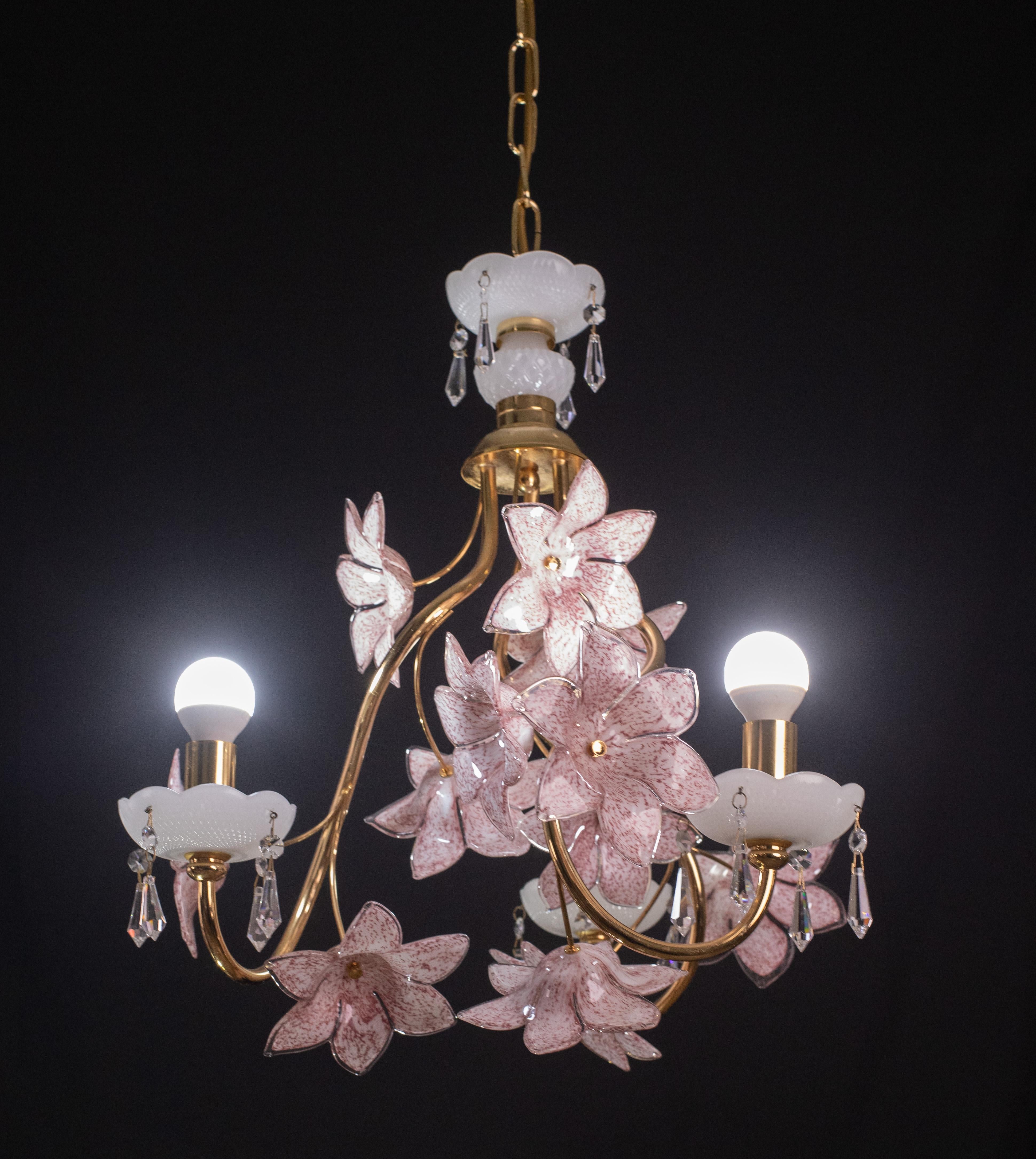 Delicious Pink Flowers Murano Chandelier, 1970s In Good Condition For Sale In Roma, IT