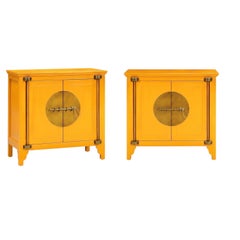 Superbe paire de commodes asiatiques d'époque, restaurées, en laque « Marigold » de Parzinger