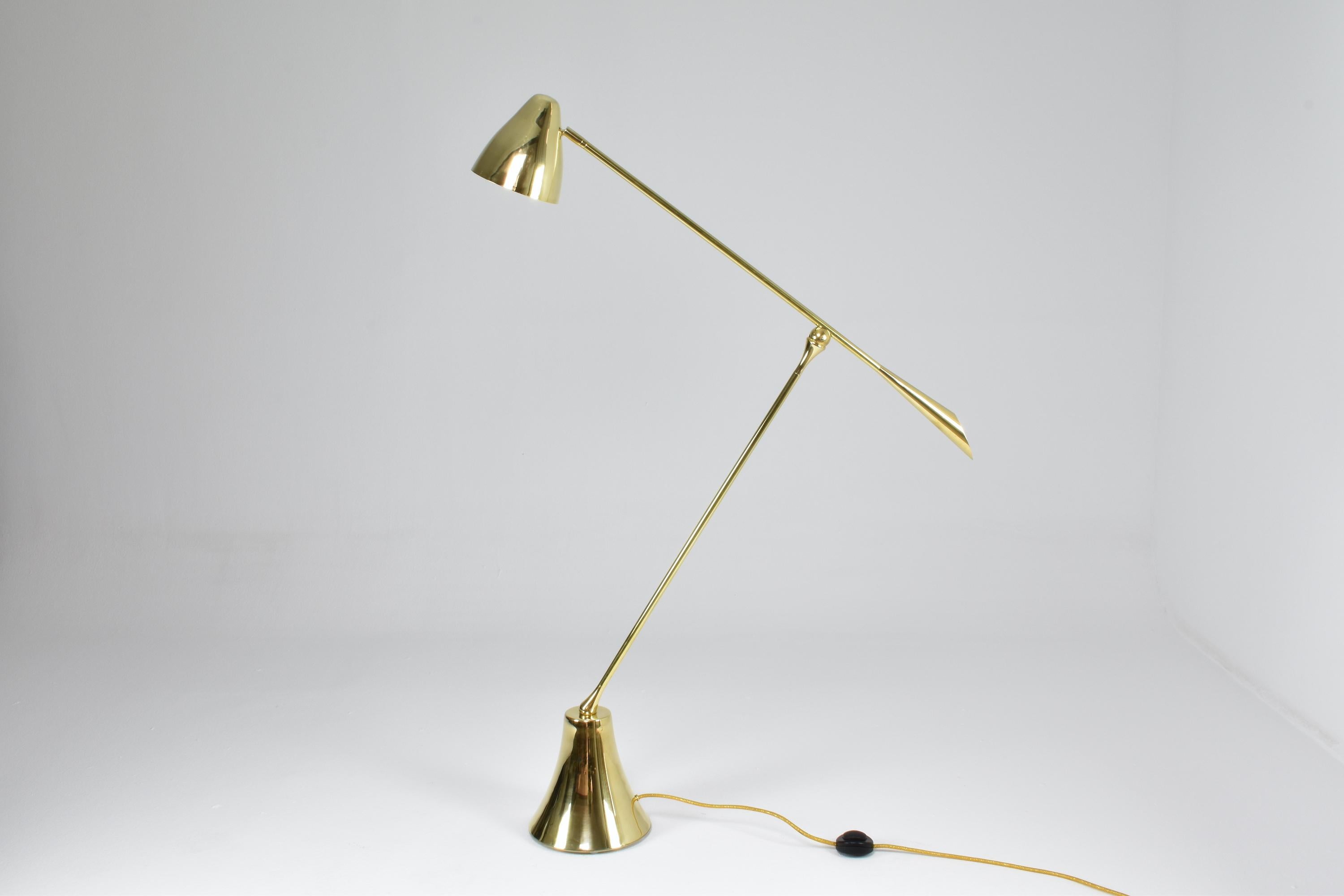 De.Light f3 Lampadaire contemporain articulé en laiton en vente 3