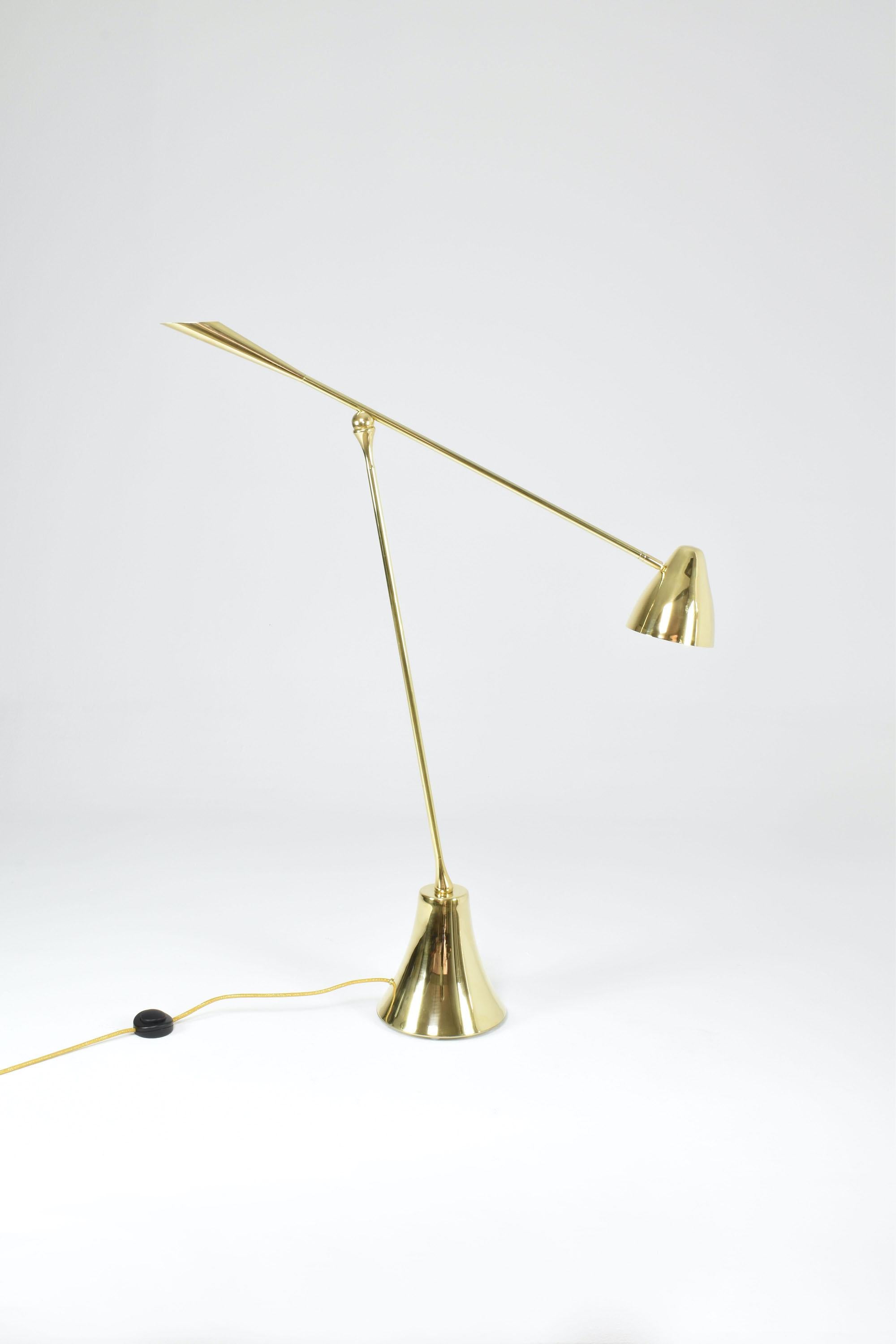 Organique De.Light f3 Lampadaire contemporain articulé en laiton en vente