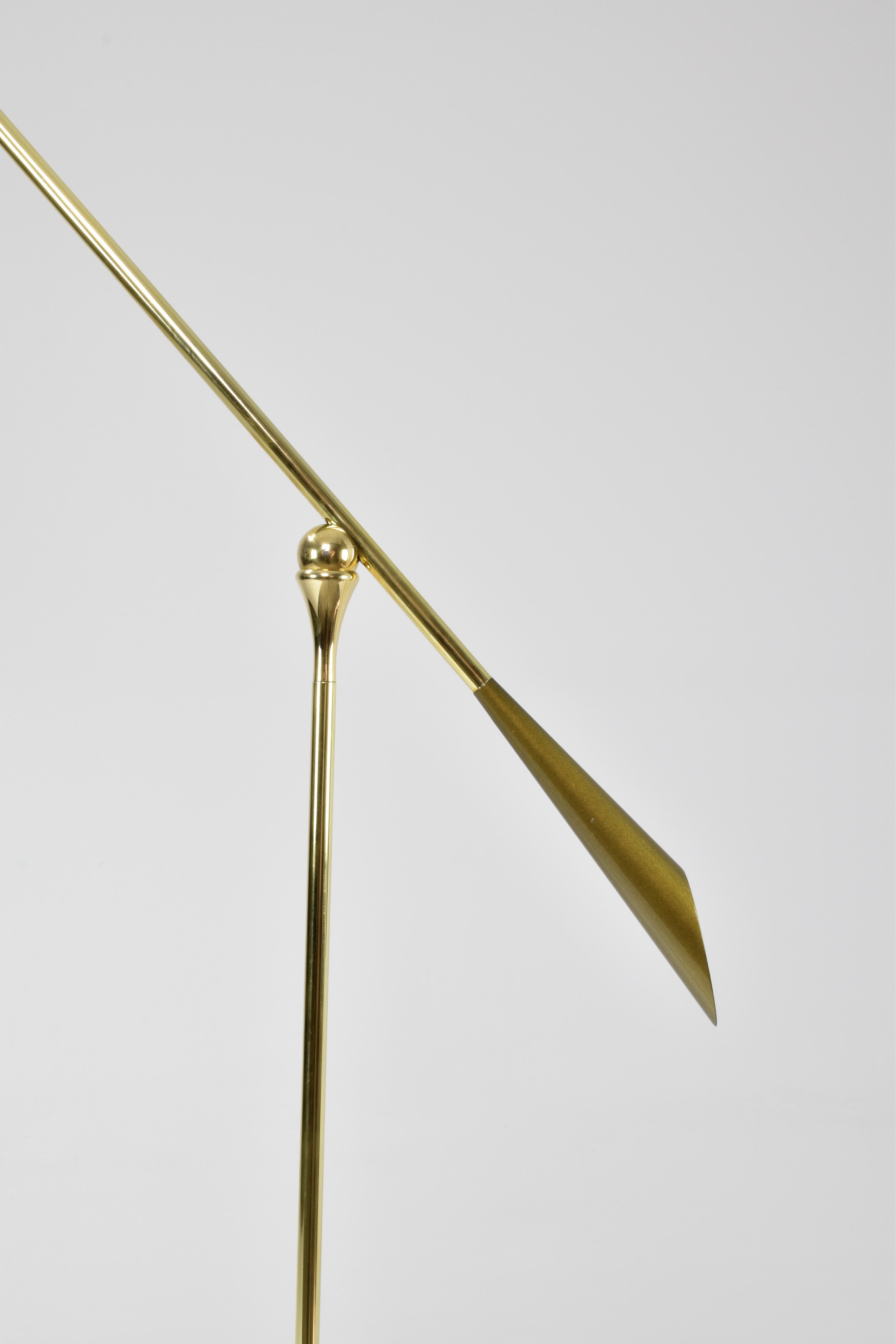 Organic Modern De.Light F4 Contemporary Articulating Brass Floor Lamp, Flow Collection For Sale