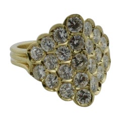 Vintage Delightful 18 Karat Diamond Ring in Yellow Gold