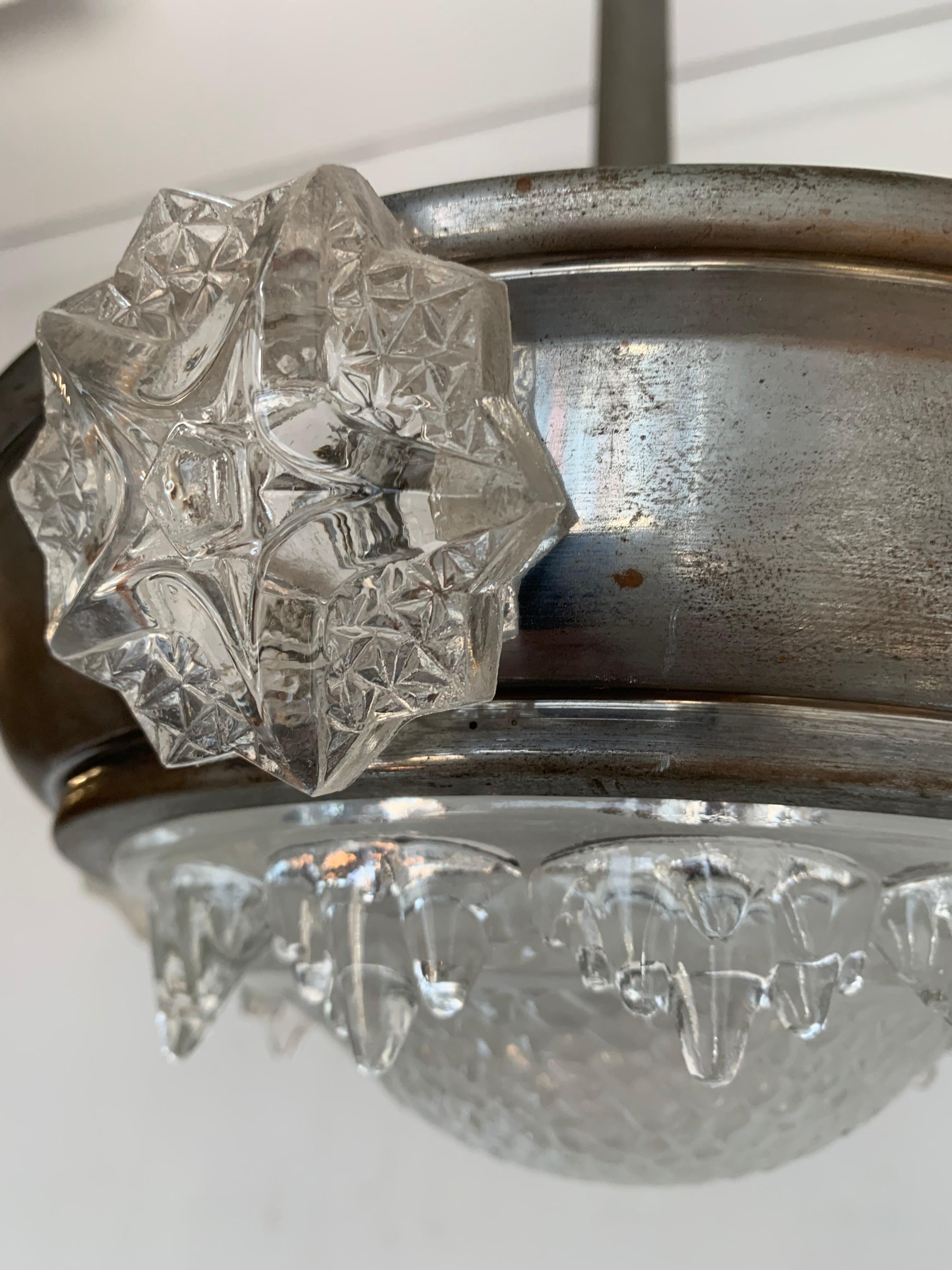 Anhänger-Leuchte aus Metall und Glas im Art déco-Stil von Ezan France im Angebot 3