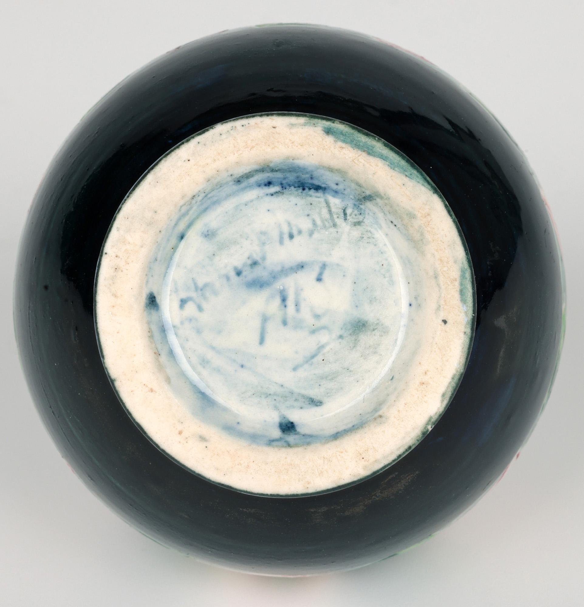 Delightful Art Deco Miniature Mohn gemalt Kunst Keramik Vase im Angebot 8