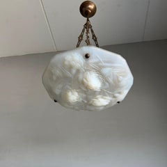 Delizioso pendente Art Deco ROBA PARIS Sculture floreali in vetro opalescente