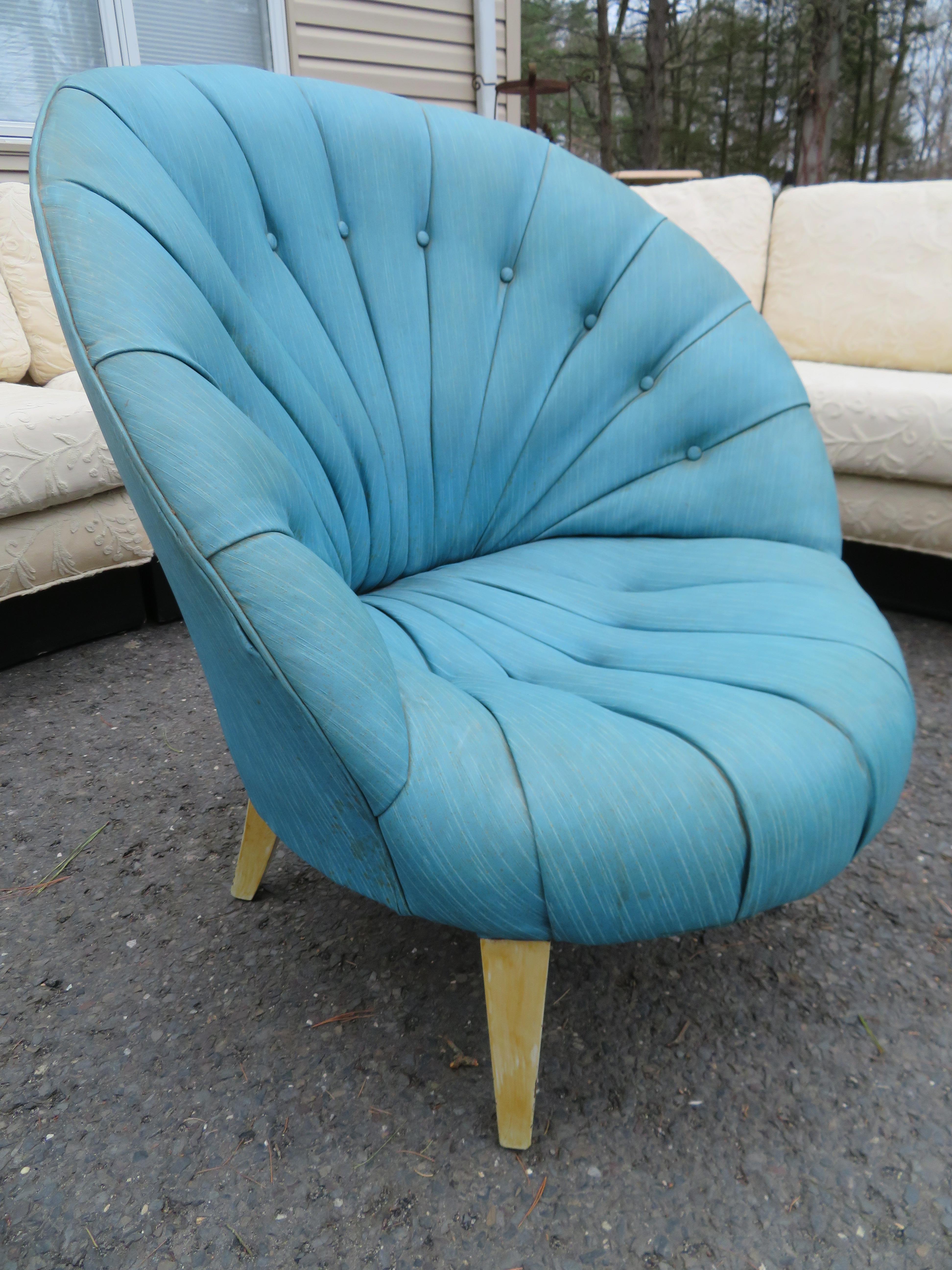 Delightful Dorothy Draper Style Channel Tufted Circular Chair Hollywood Regency For Sale 4
