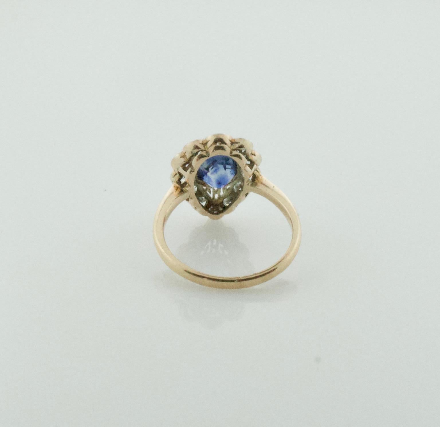 Bague fantaisie Art déco avec saphirs et diamants certifiés GIA, sans chaleur Sri Lanka, années 1920 Excellent état - En vente à Wailea, HI