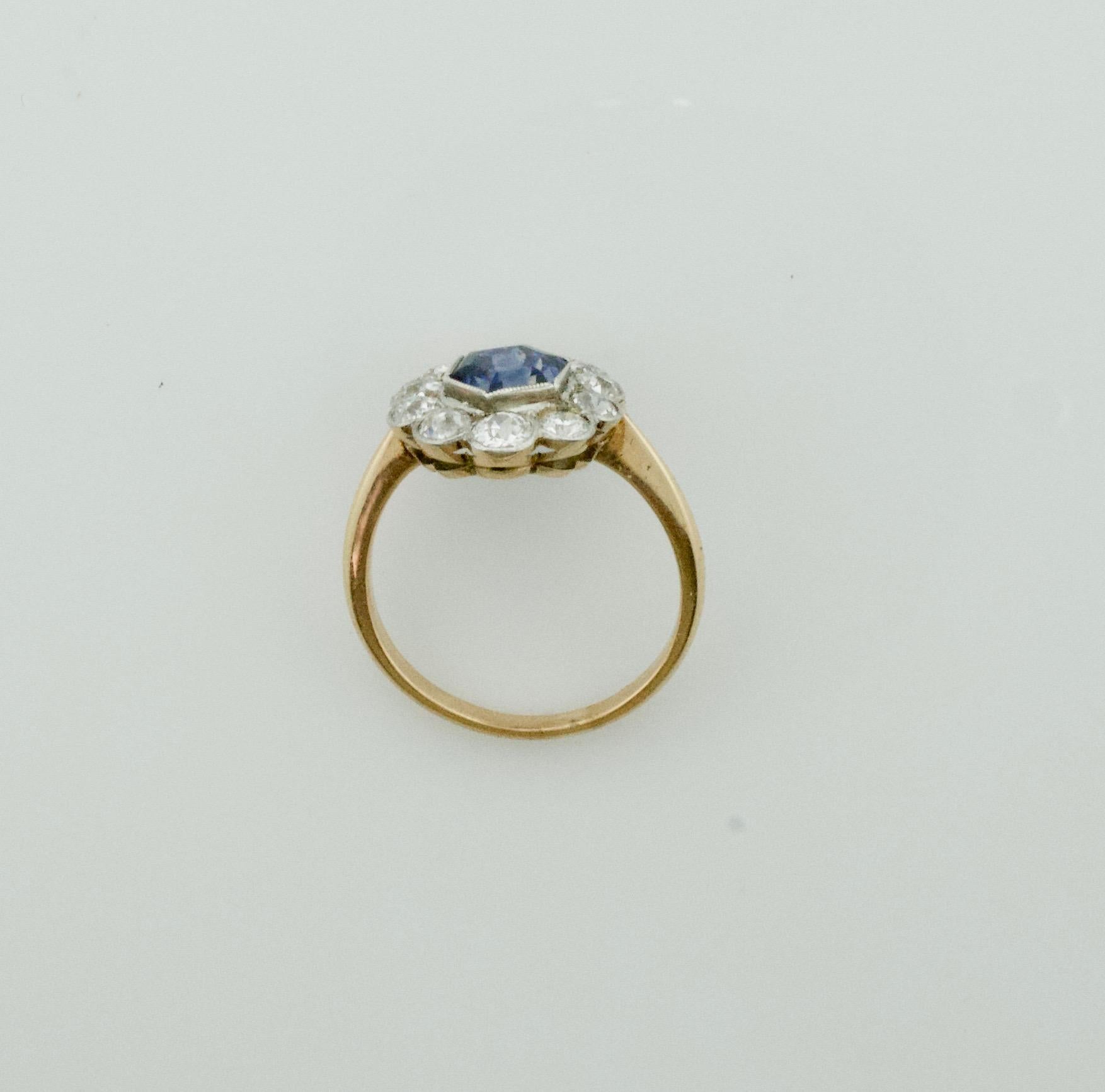 Bague fantaisie Art déco avec saphirs et diamants certifiés GIA, sans chaleur Sri Lanka, années 1920 Unisexe en vente
