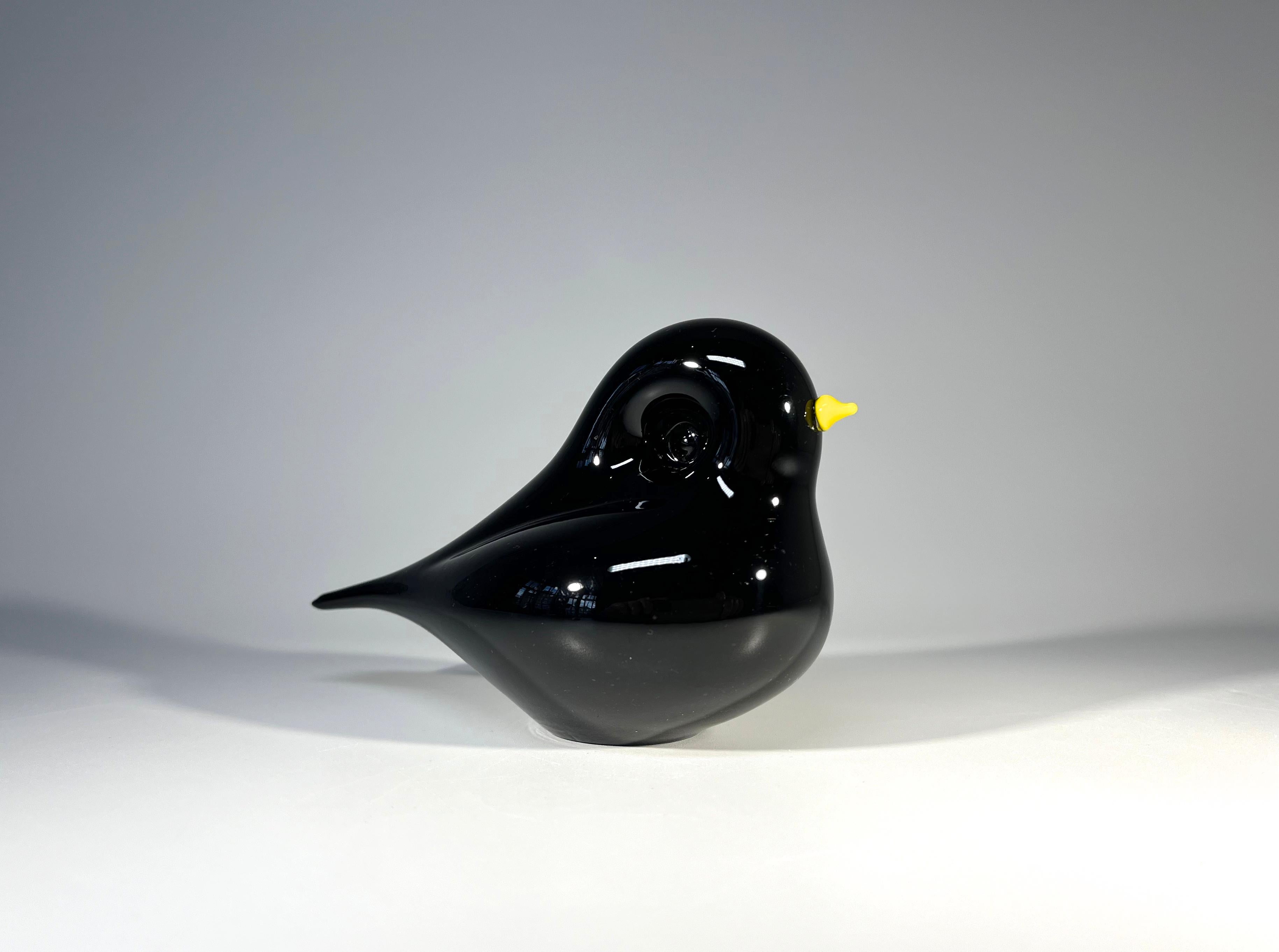 Scottish Delightful Hand Blown Glass Black Songbird Mike Hunter, Twists Studio, Scotland For Sale
