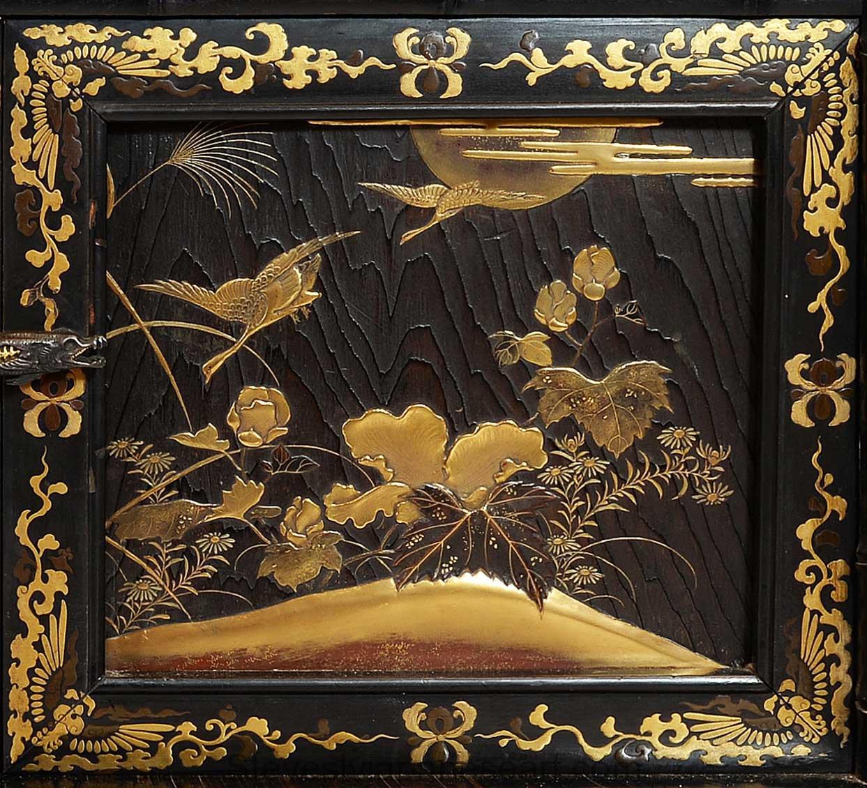 Delightful Japanese Bamboo Form Gold Lacquer Kazaridana Cabinet For Sale 12