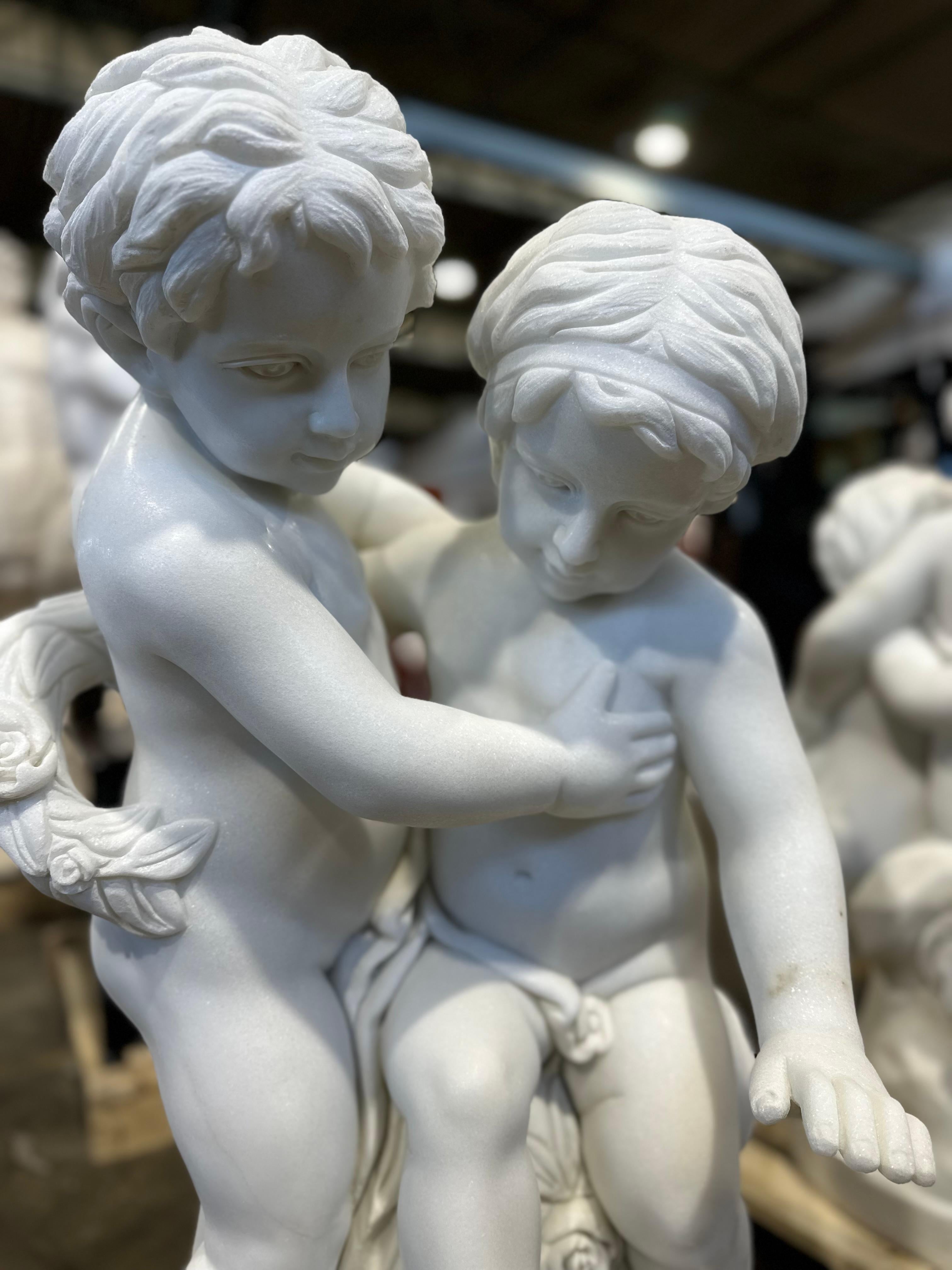 Delightful Marble Sculpture Of Two Putti In Good Condition For Sale In Southall, GB