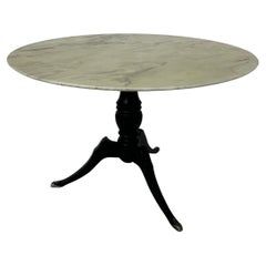 Encantadora mesa circular italiana de mediados de siglo con tapa de mármol rosa, años 50