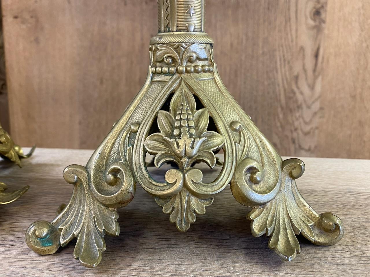 A lovely quality pair of French brass Pricket candlesticks, dating to the late 19th Century. 
47 cm high
18 cm wide.