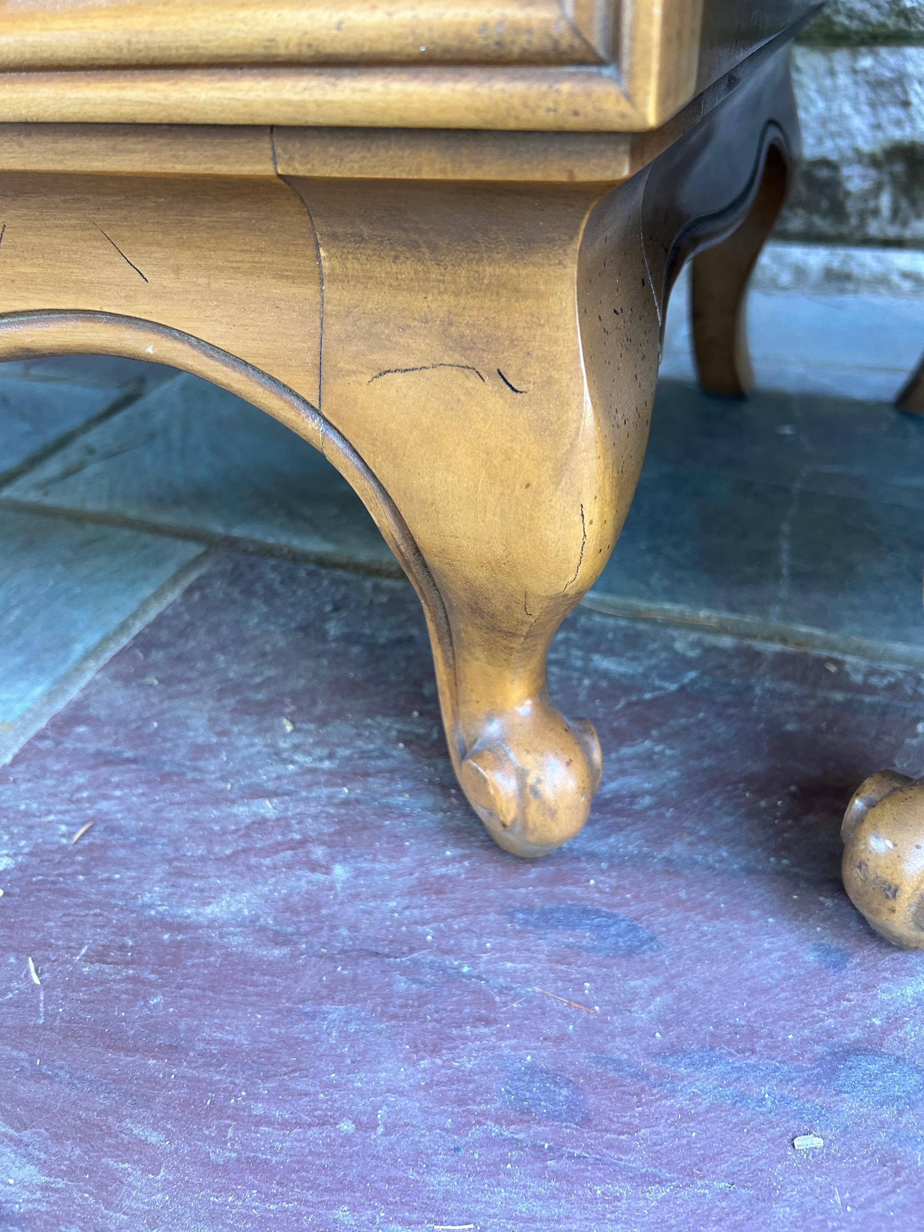 Delightful Pair French Provincial Marble Top Night Stands Brass Bow Pulls For Sale 10