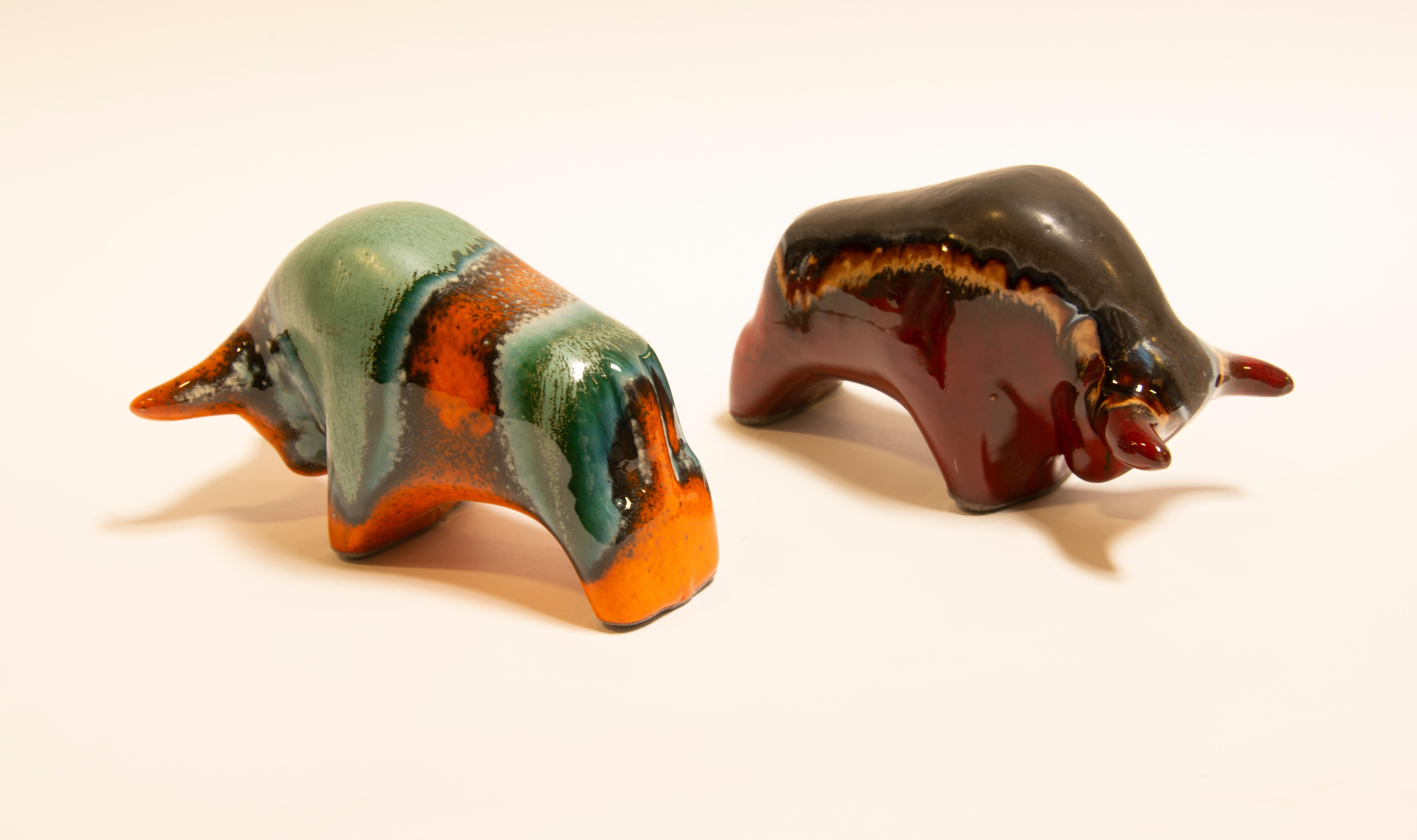 Tedesco Deliziosa coppia di tori colorati in ceramica di Otto Gerharz degli anni '70 in vendita