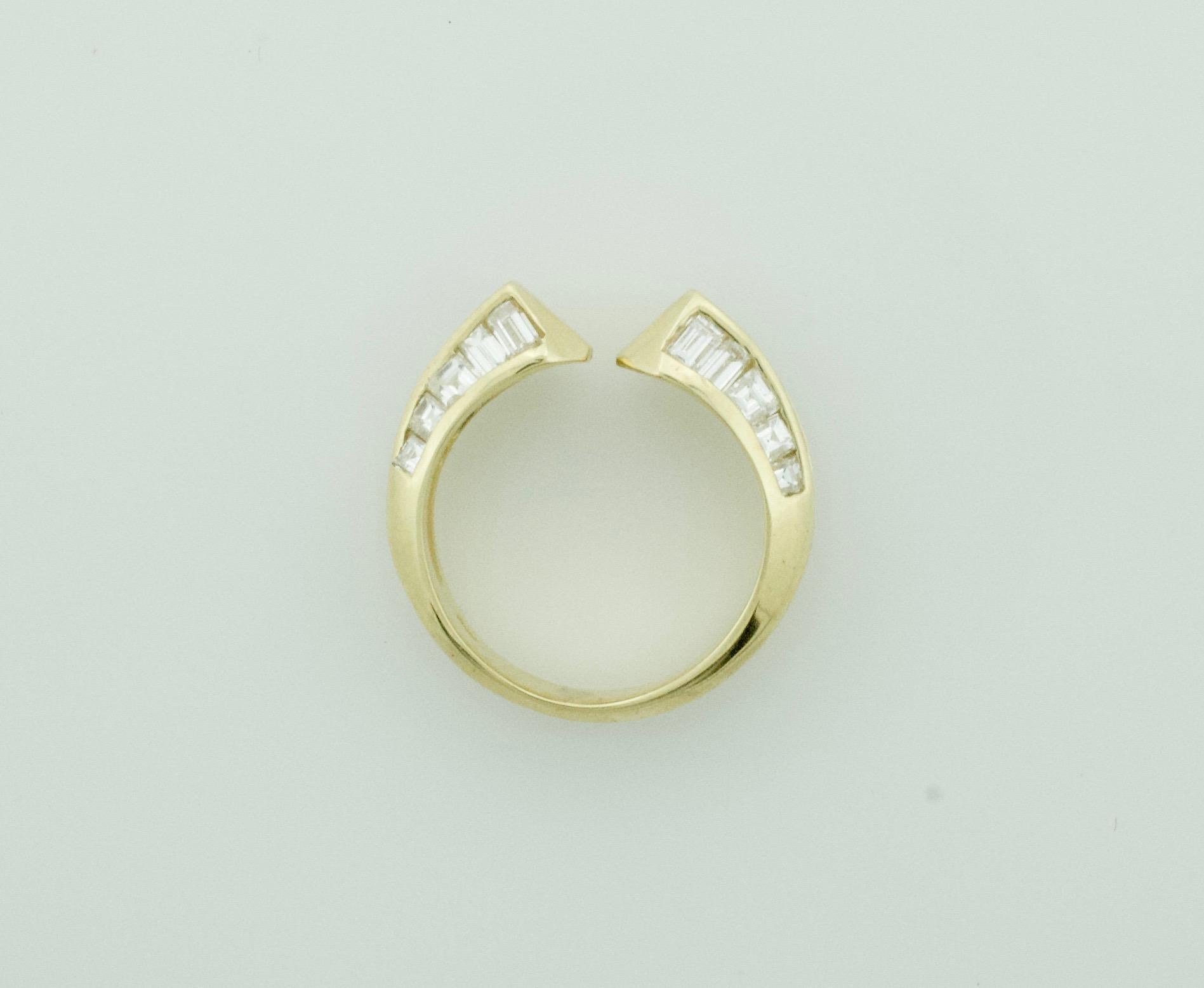 reizvoller kleiner Diamantring aus Gelbgold mit 1,15 Karat insgesamt für Damen oder Herren im Angebot