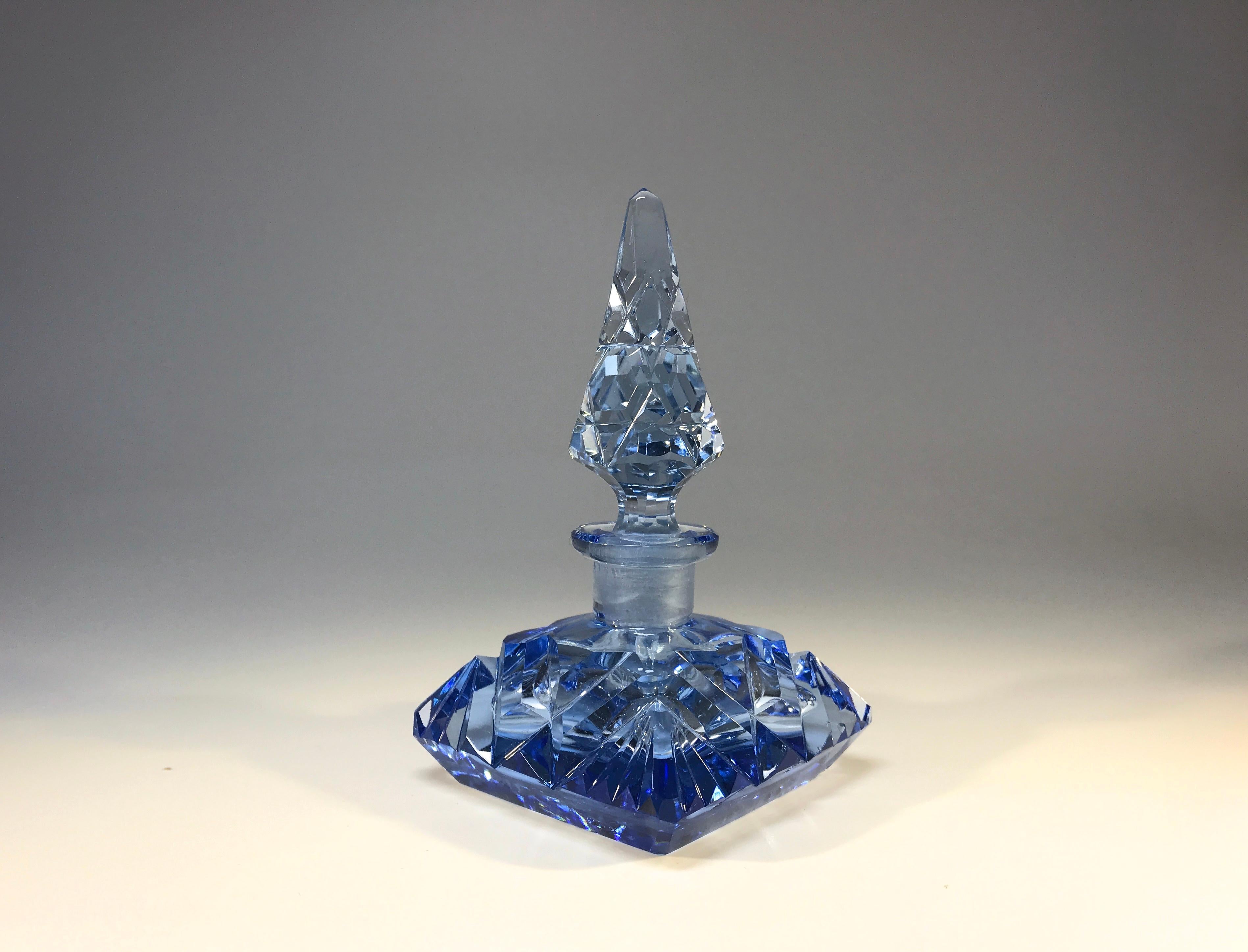 Delightful sapphire blue Czech crystal cushion shaped perfume bottle with dabber
Vintage Bohemian, Czech crystal,
circa 1930s
Measures: Height 4 inch, width 2.25 inch, depth 2.25 inch
In very good condition. One minute fleabite to corner of