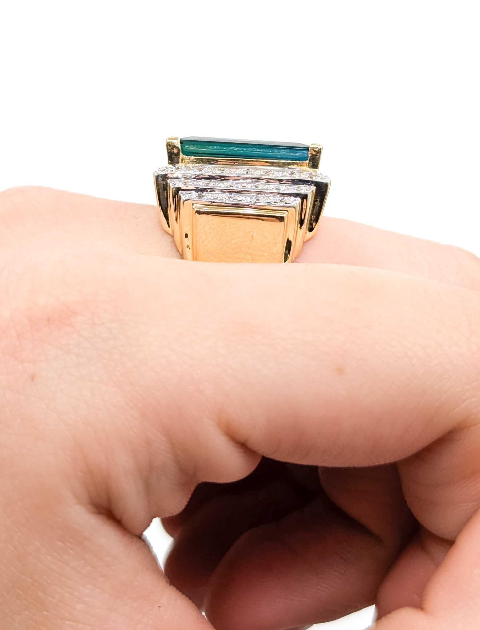 Delightful Tourmaline and Diamond Ring in 18k Yellow Gold für Damen oder Herren im Angebot
