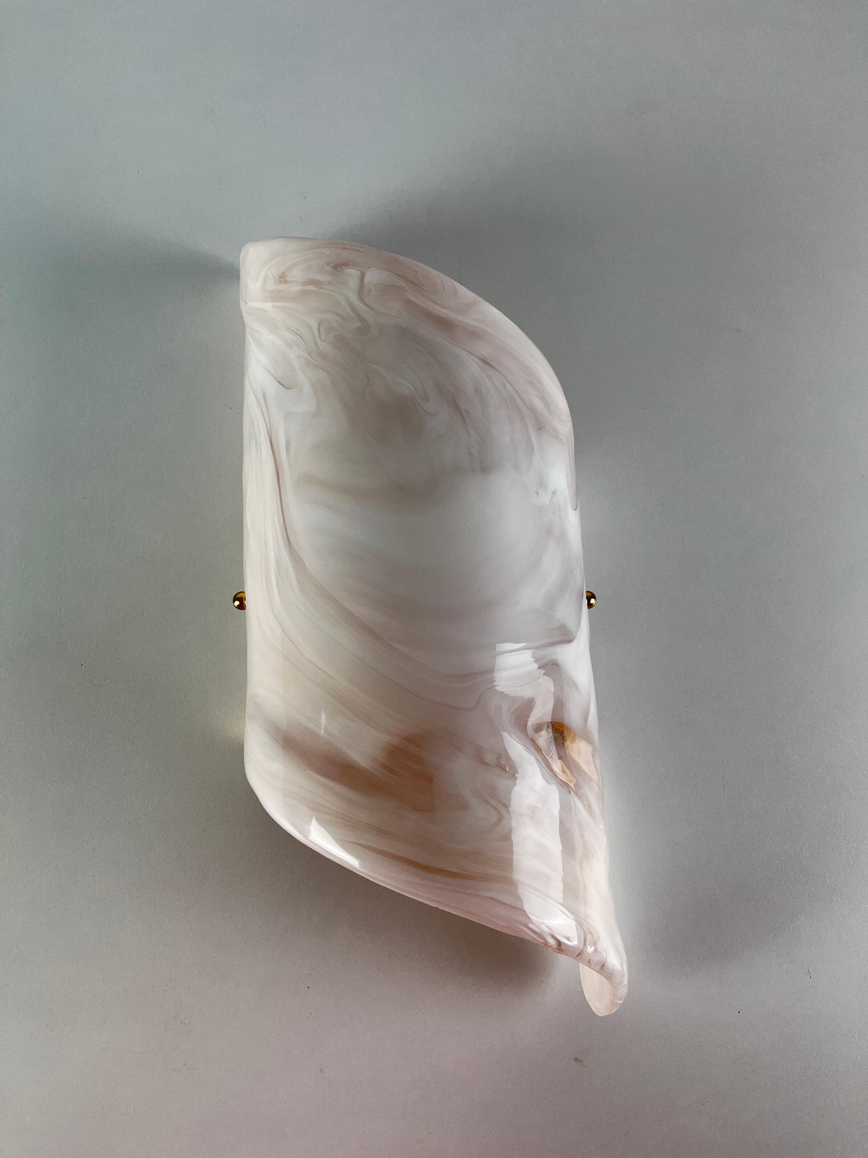 Delightful Venetian Mid-century Murano Glass Wall Lamp, 1960s in vendita 2