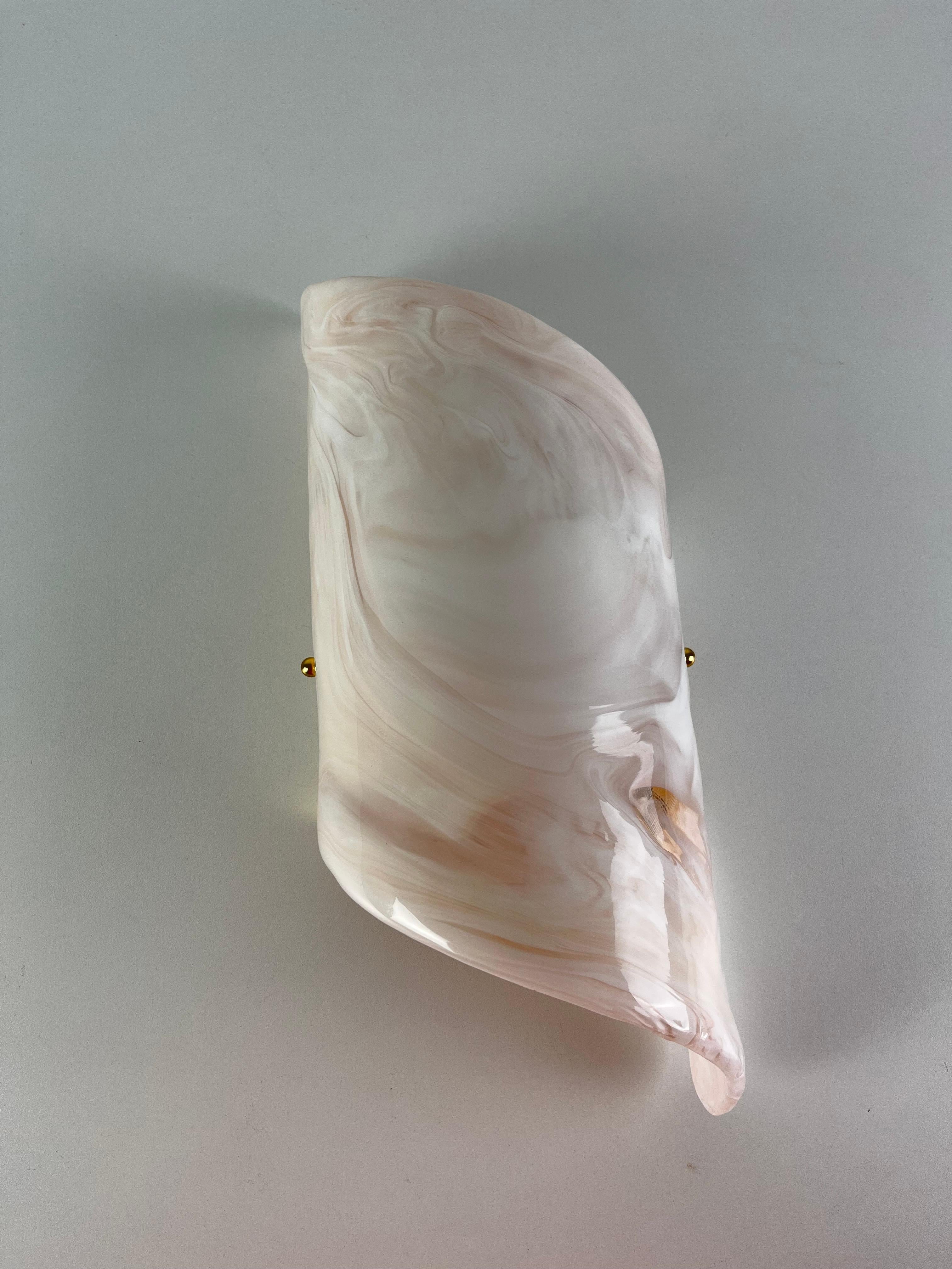 Delightful Venetian Mid-century Murano Glass Wall Lamp, 1960s in vendita 3