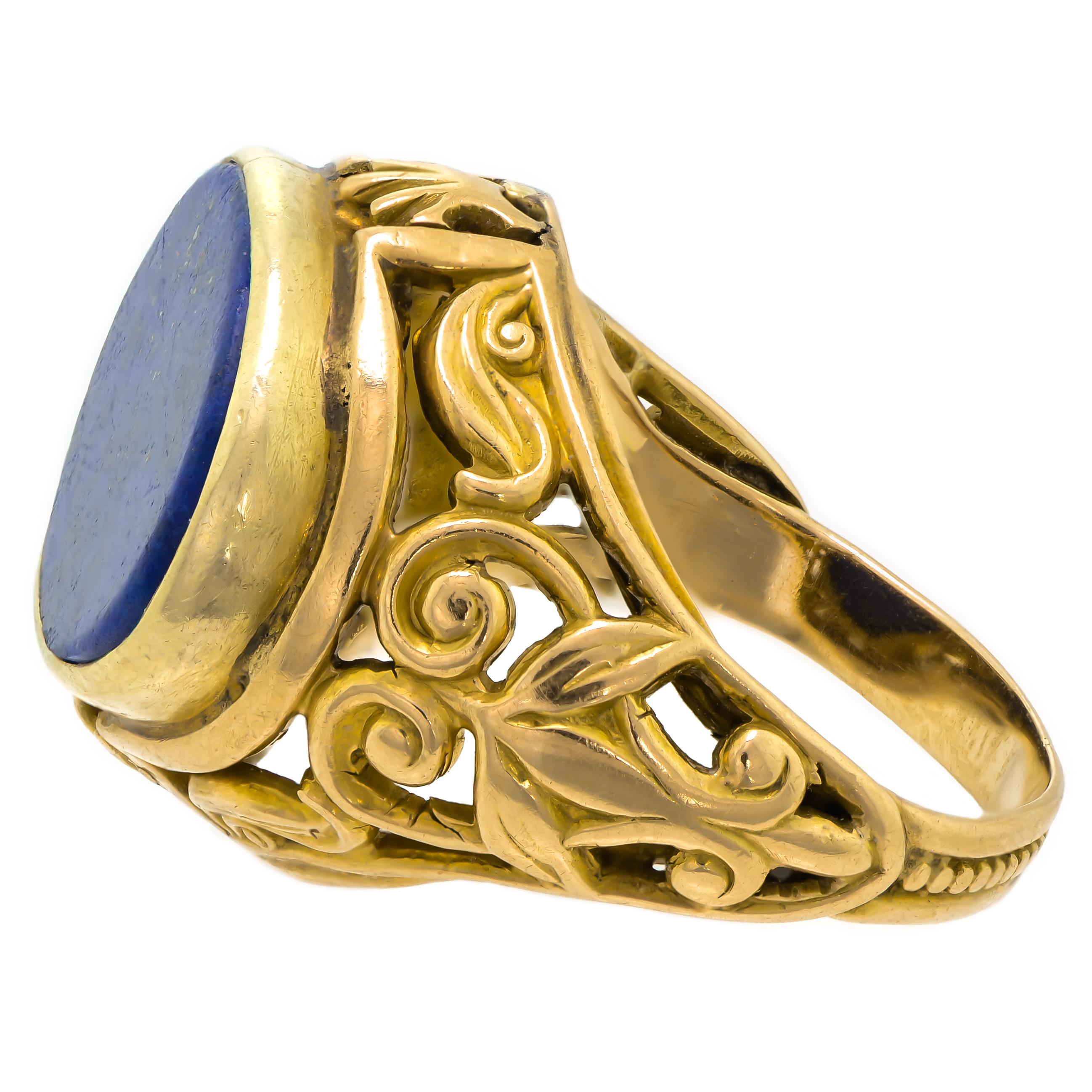 Delightful Victorian Oval Lapis and 14 Karat Yellow Gold Ring In Good Condition For Sale In Lombard, IL