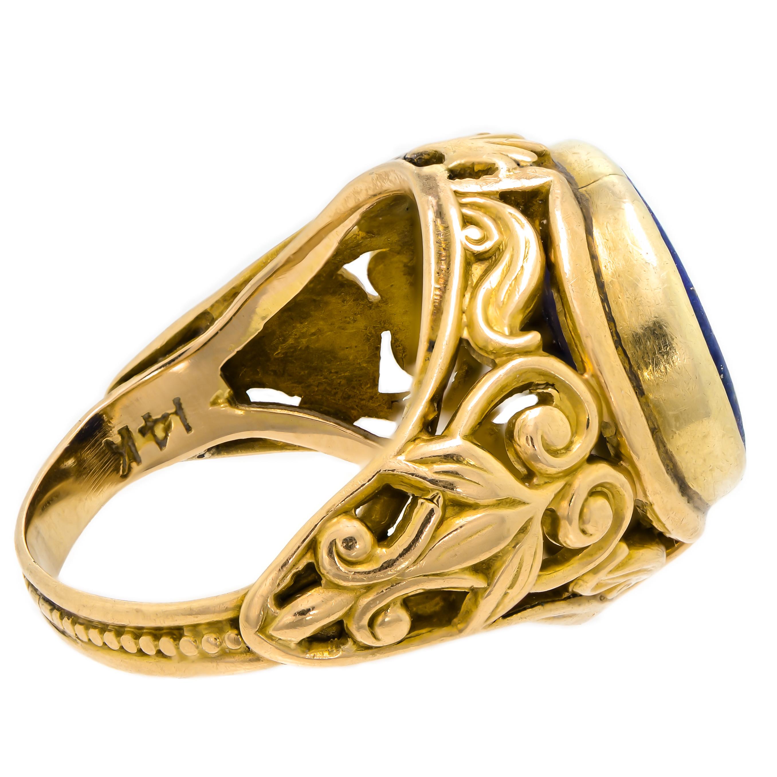 Women's or Men's Delightful Victorian Oval Lapis and 14 Karat Yellow Gold Ring For Sale