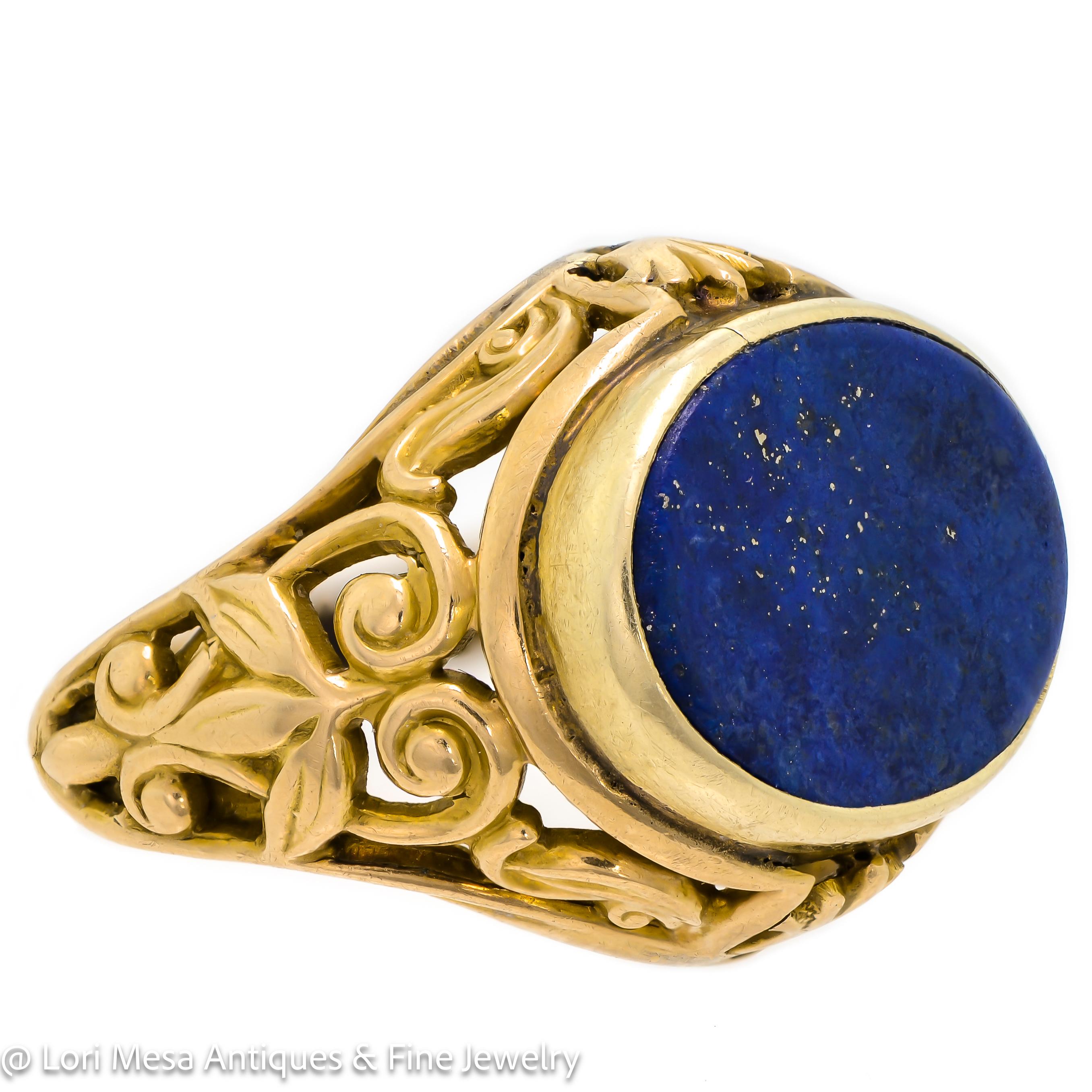 Women's Delightful Victorian Oval Lapis and 14kt Yellow Gold Ring For Sale