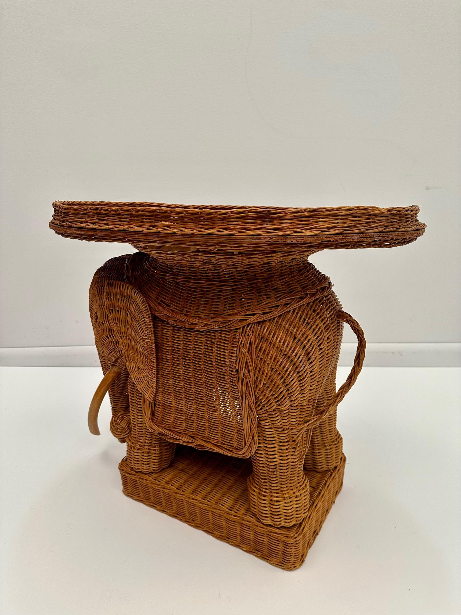 Late 20th Century Delightful Vintage Natural Wicker Elephant Tray Top End Table For Sale