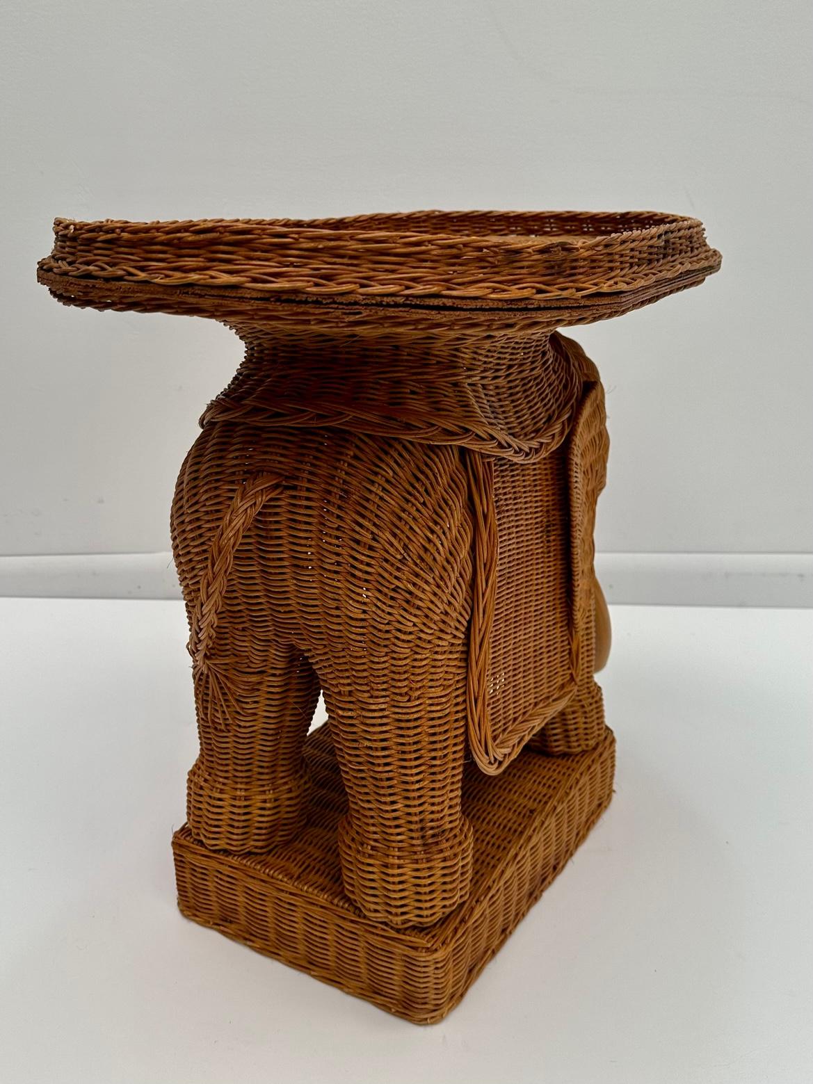 Delightful Vintage Natural Wicker Elephant Tray Top End Table For Sale 1