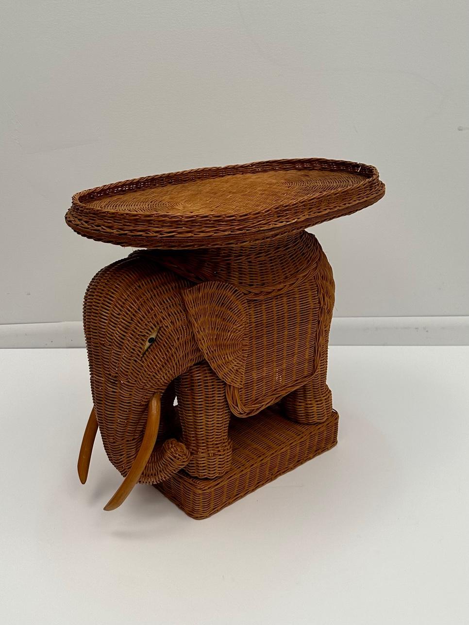 Delightful Vintage Natural Wicker Elephant Tray Top End Table For Sale 2
