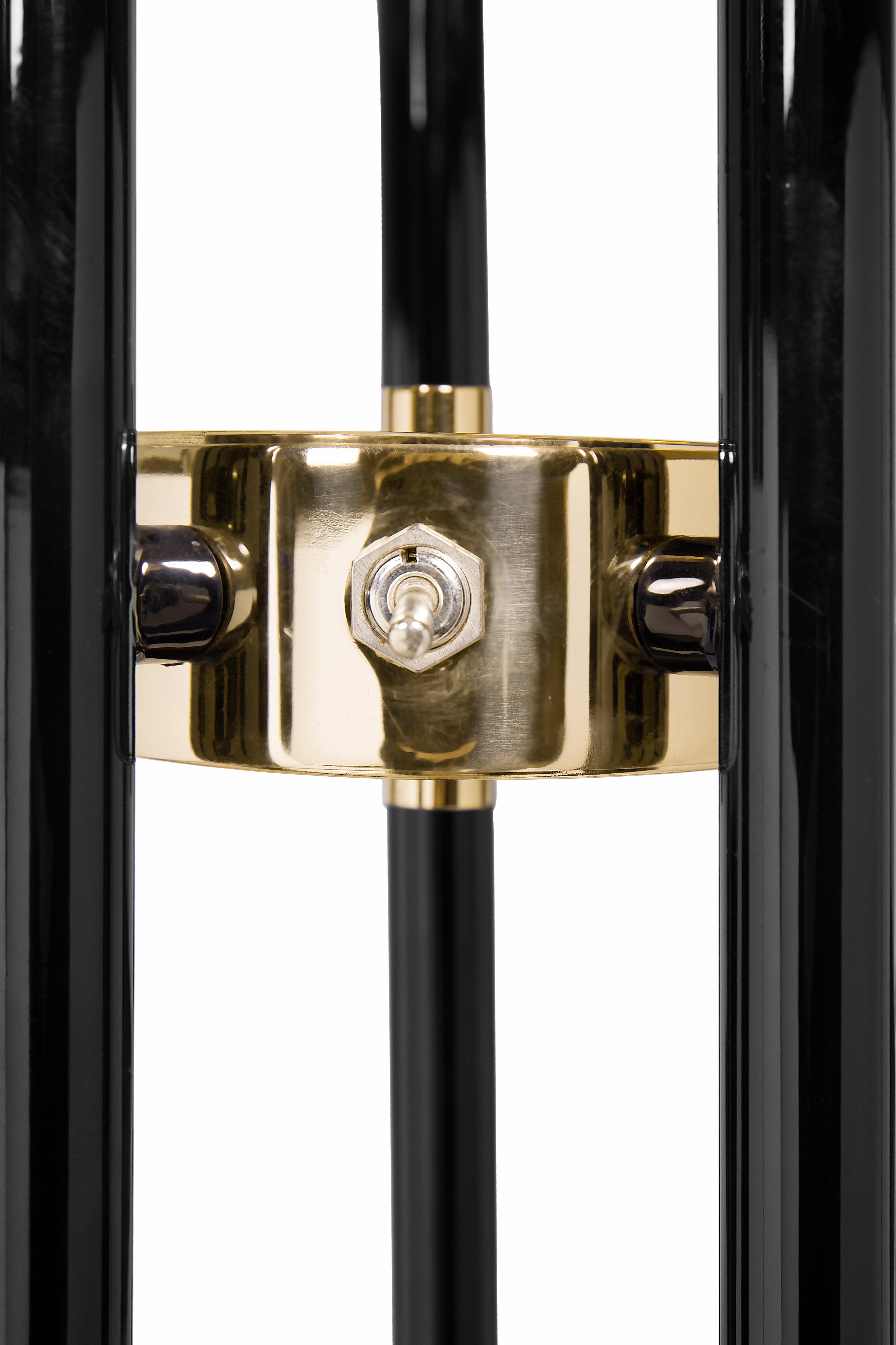 Ike Stehlampe in Schwarz mit Silberdetails (Moderne der Mitte des Jahrhunderts) im Angebot