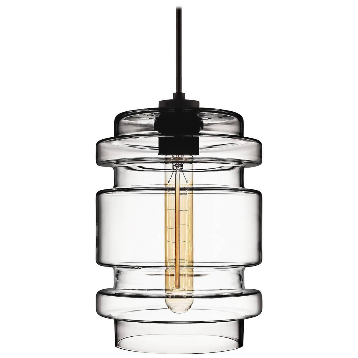 Lampe à suspension moderne en verre soufflé à la main Delinea Crystal, fabriquée aux États-Unis