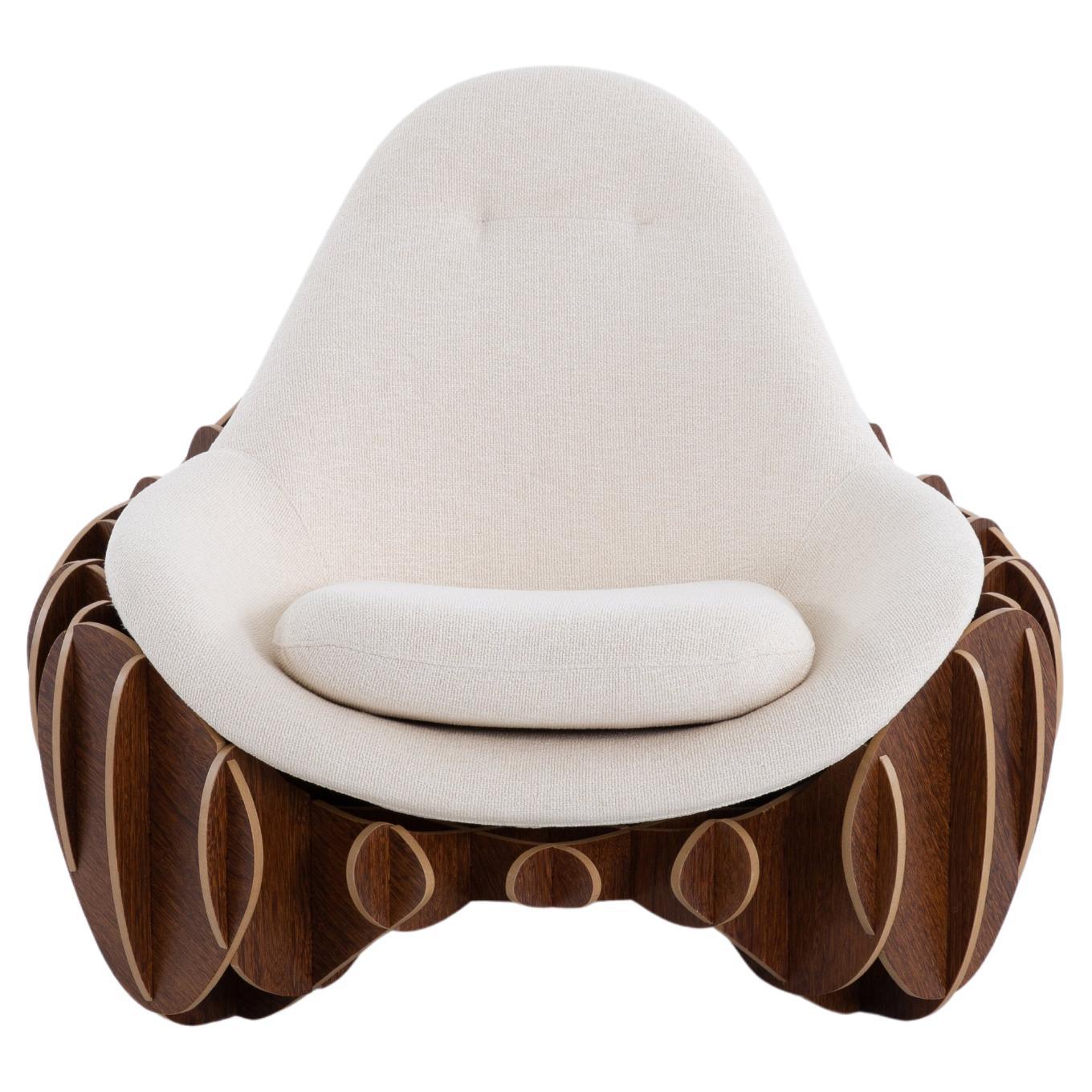 Delírios Armchair by Guto Requena - Structure gaufrée en Wood Wood