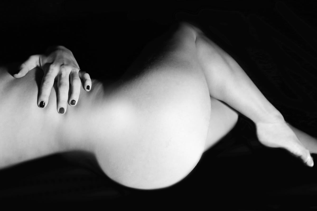 Dell Cullum Black and White Photograph - Bodyshape 1