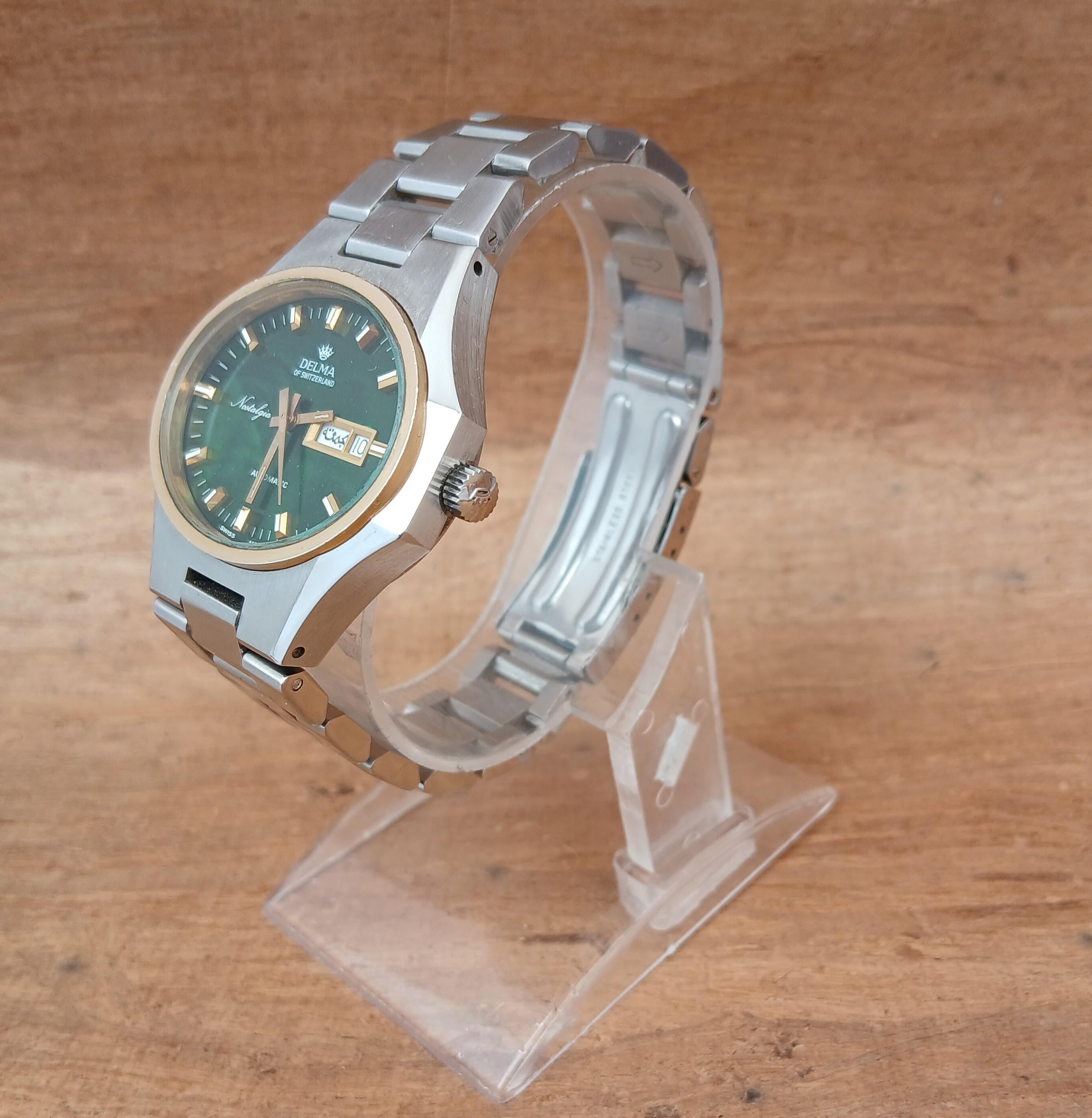 Delma Nostalgia Shimmer Greene & Greene Greene Malachite Quadrante Raro Orologio Automatico da Uomo in vendita 8