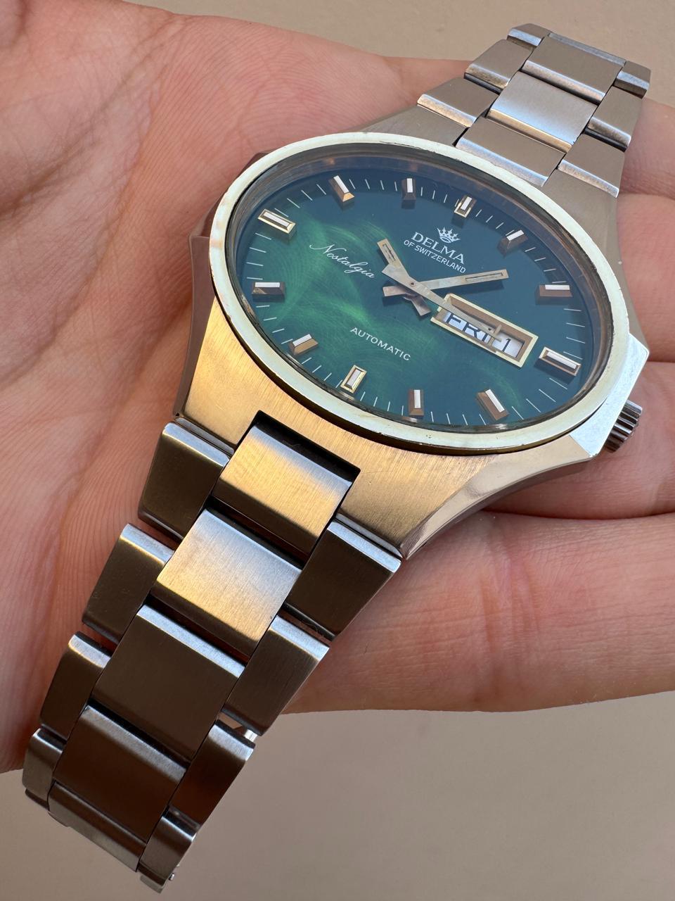 Delma Nostalgia Shimmer Greene & Greene Greene Malachite Quadrante Raro Orologio Automatico da Uomo in vendita 15