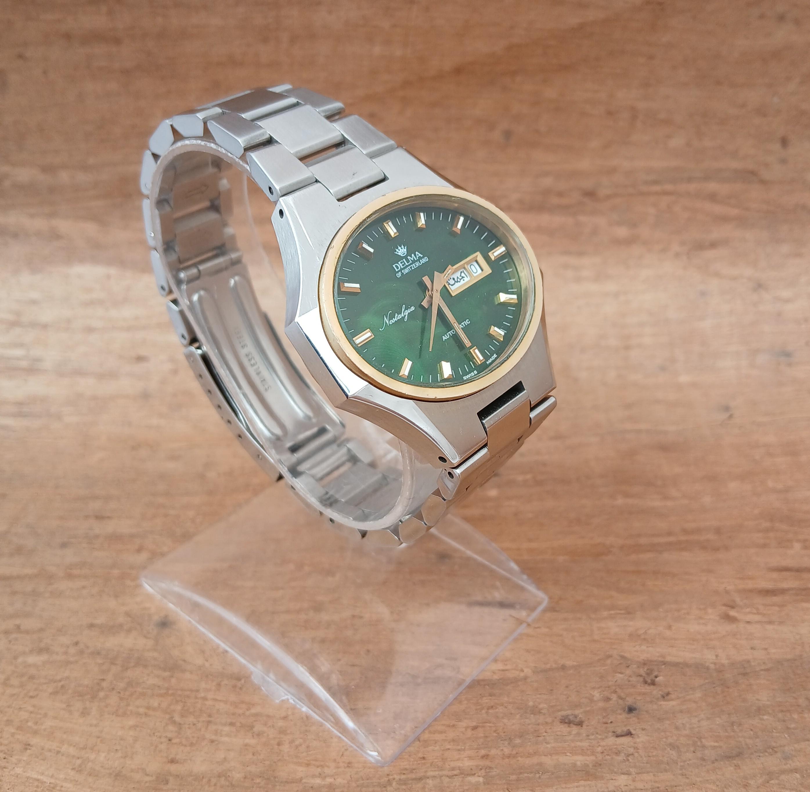 Delma Nostalgia Shimmer Greene & Greene Greene Malachite Quadrante Raro Orologio Automatico da Uomo in vendita 3