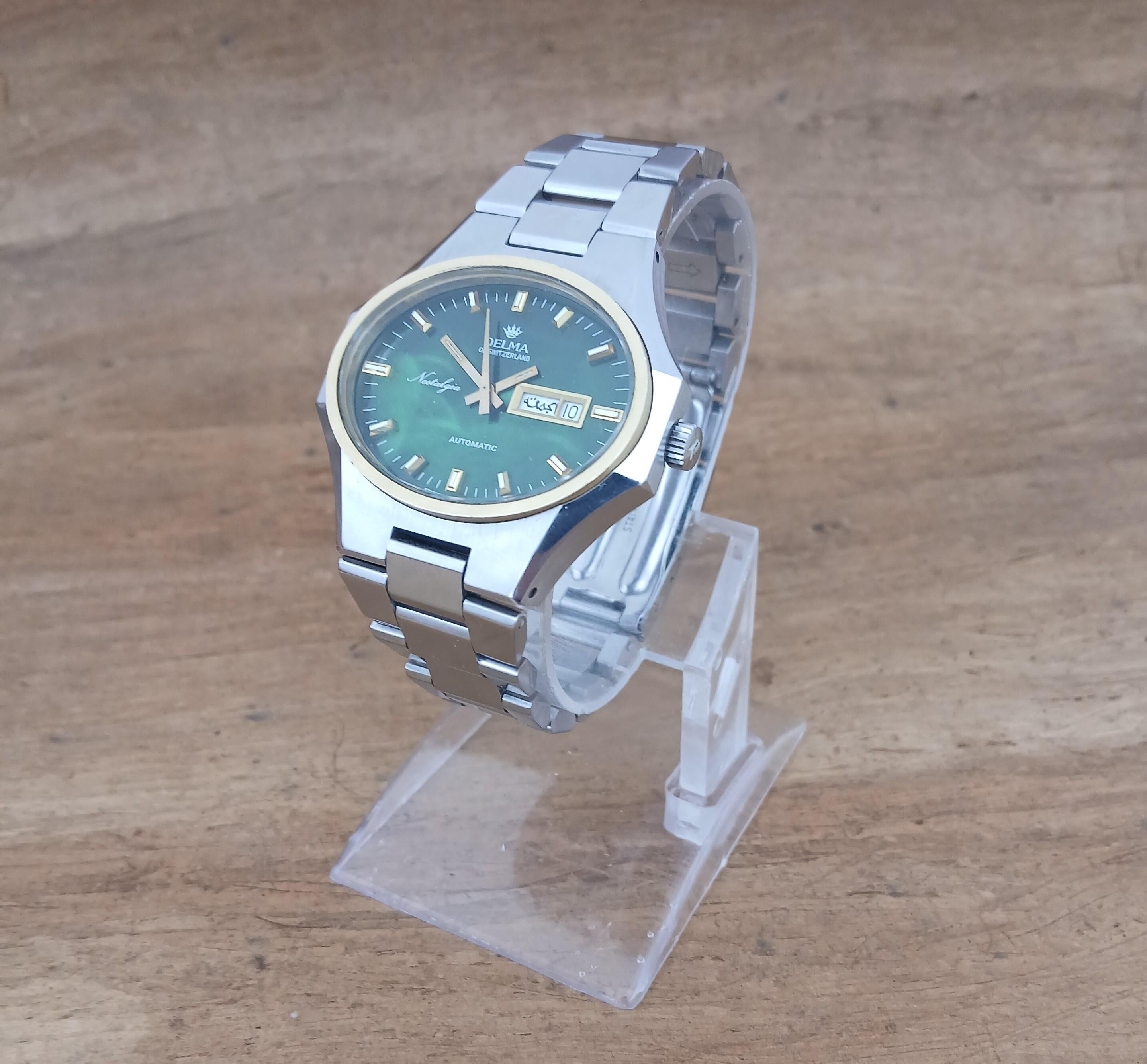 Delma Nostalgia Shimmer Greene & Greene Greene Malachite Quadrante Raro Orologio Automatico da Uomo in vendita 4